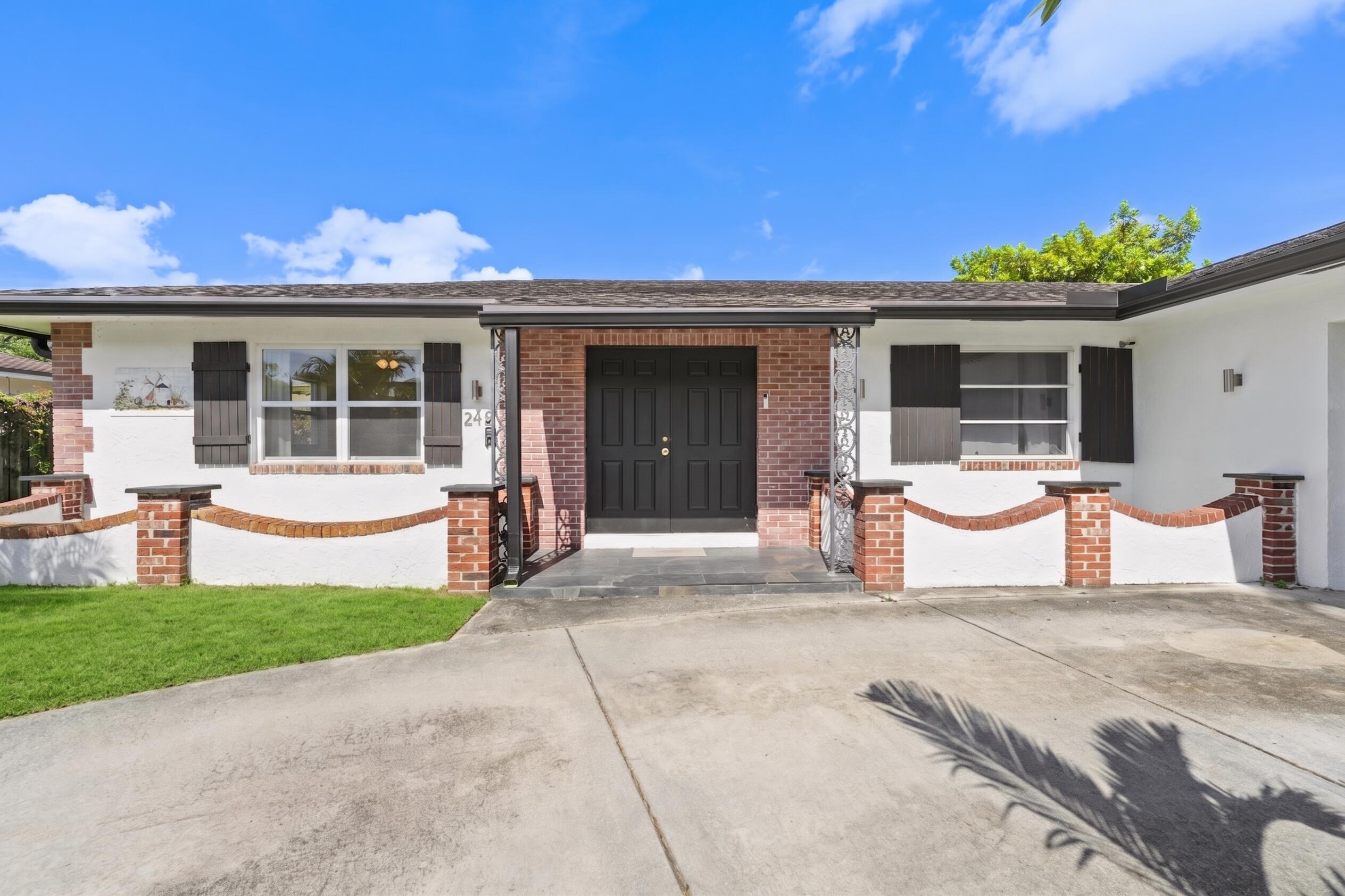 245 Sandpiper, Royal Palm Beach FL 33411