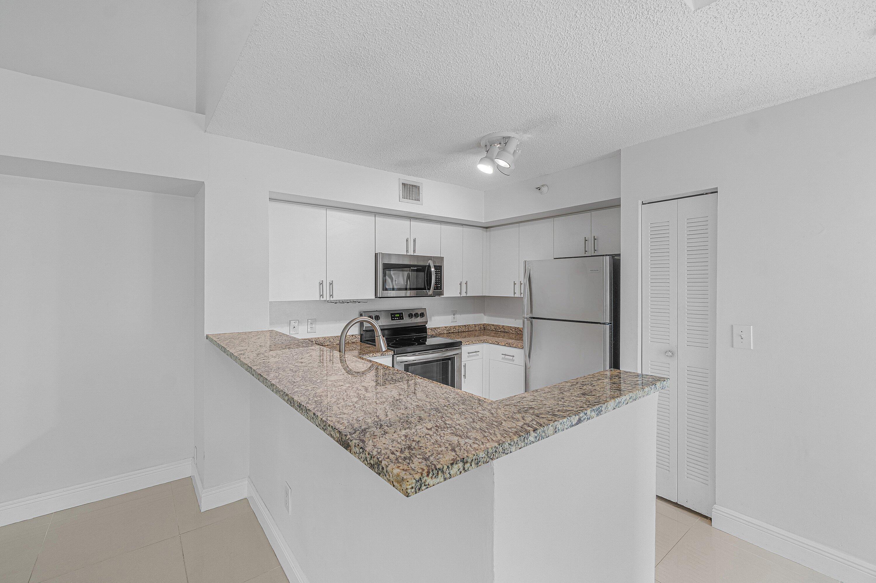 131 YACHT CLUB #307, Hypoluxo FL 33462