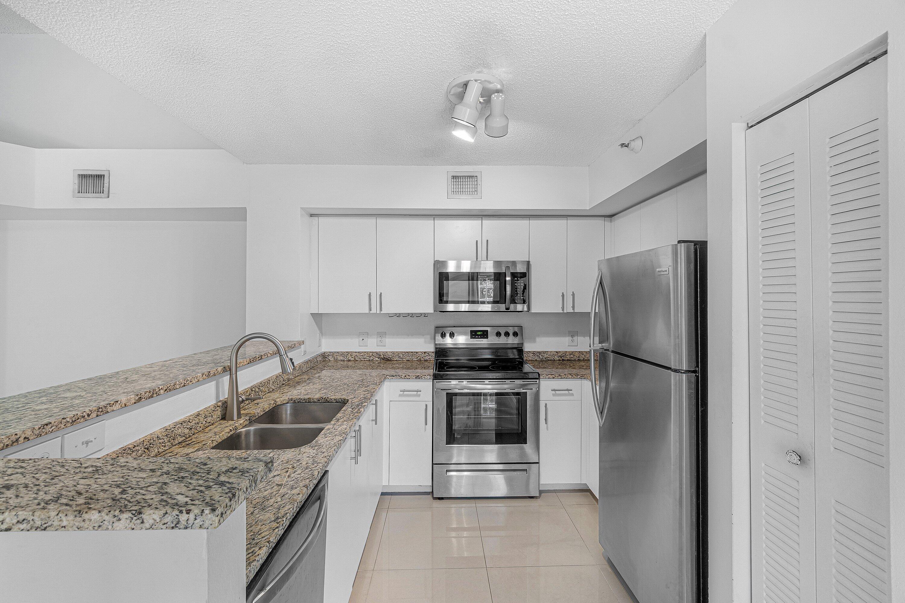 131 YACHT CLUB #307, Hypoluxo FL 33462
