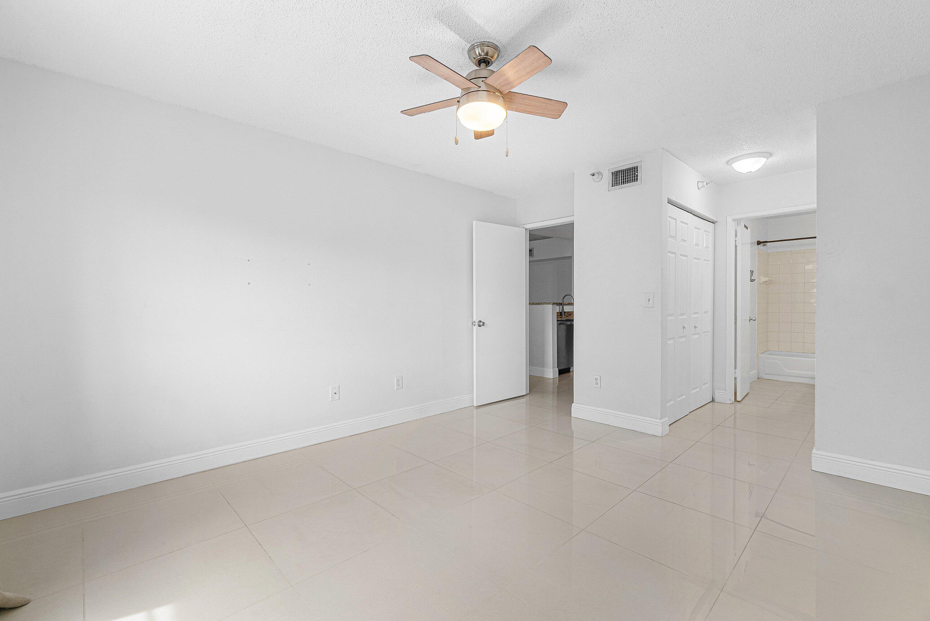 131 YACHT CLUB #307, Hypoluxo FL 33462