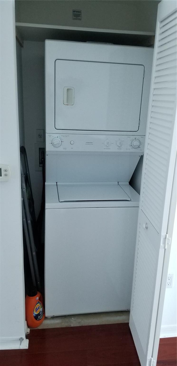951 BRICKELL #2402, Miami FL 33131
