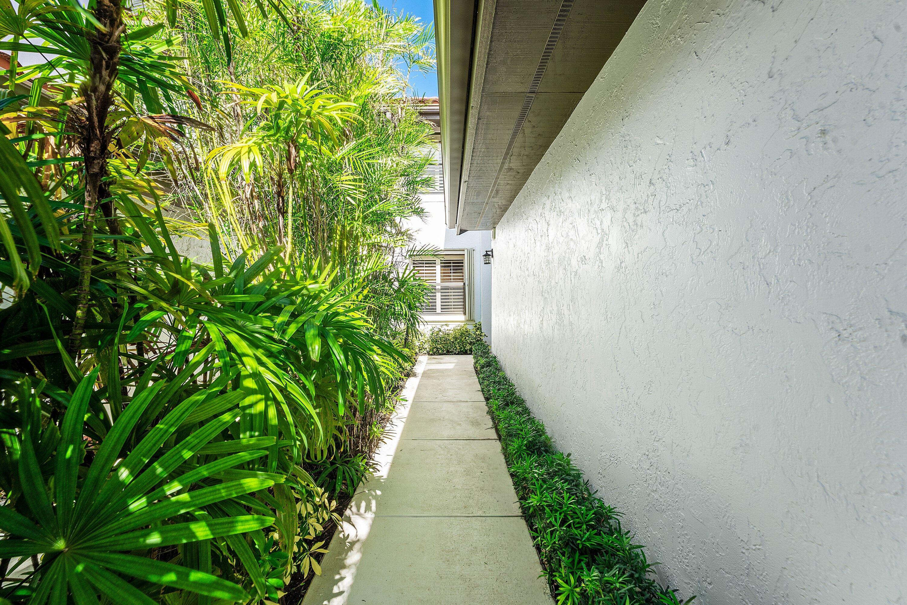 16648 TRADERS #106, Jupiter FL 33477