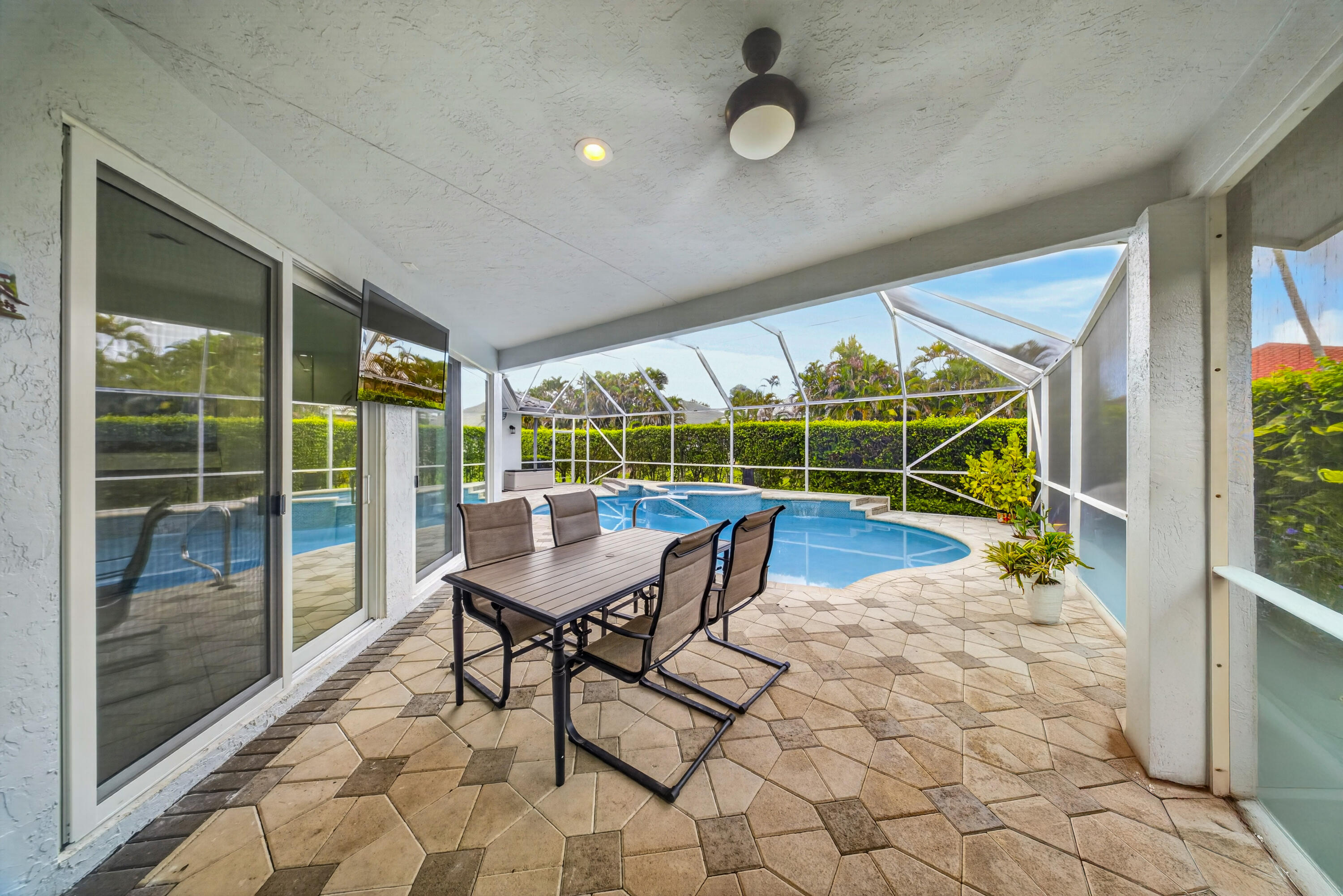 7690 La Corniche, Boca Raton FL 33433