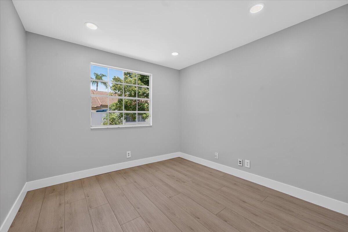6611 Via Regina, Boca Raton FL 33433