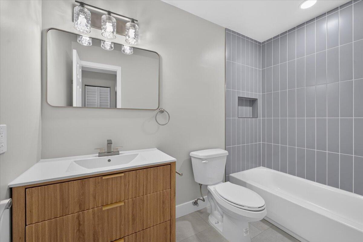 6611 Via Regina, Boca Raton FL 33433