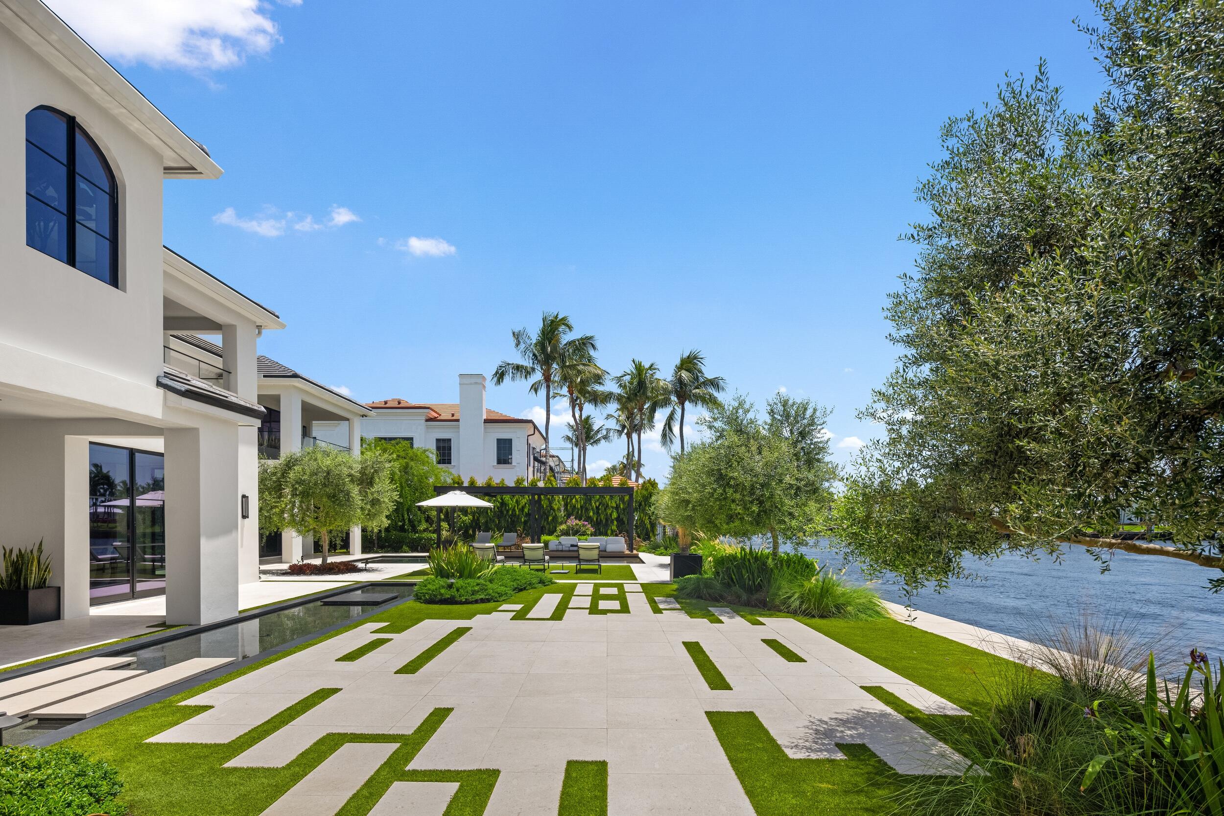 2401 Spanish River, Boca Raton FL 33432