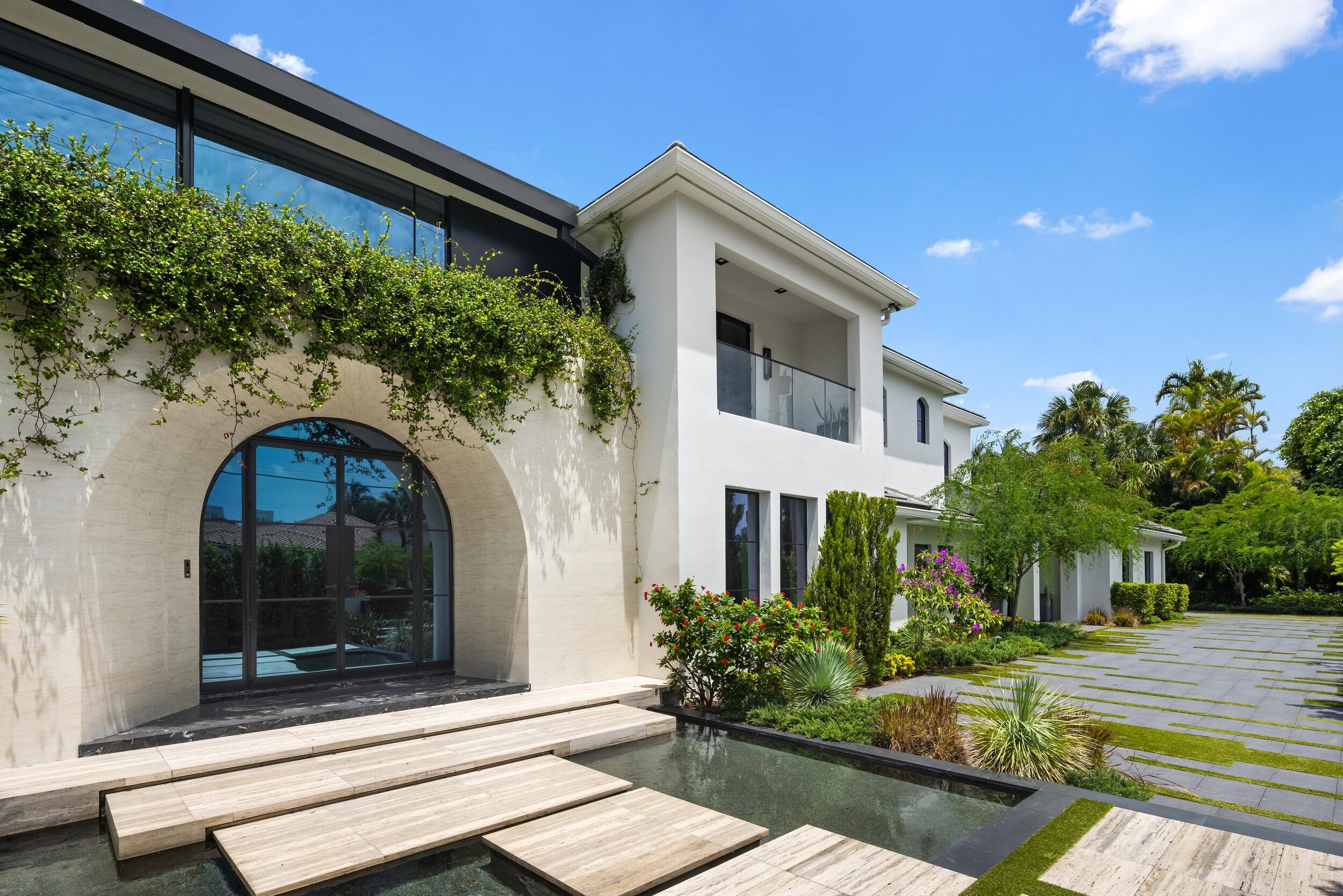 2401 Spanish River, Boca Raton FL 33432