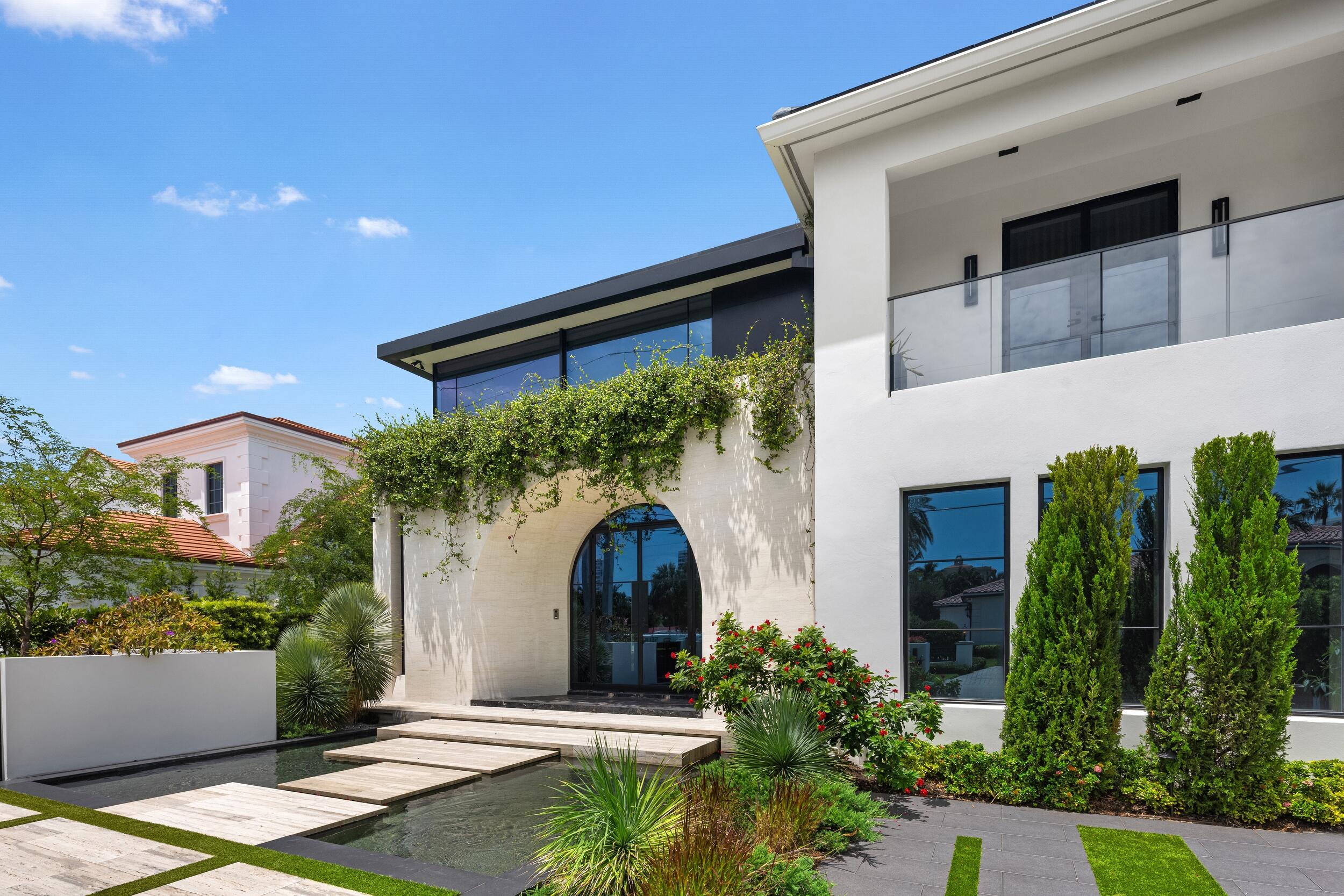 2401 Spanish River, Boca Raton FL 33432