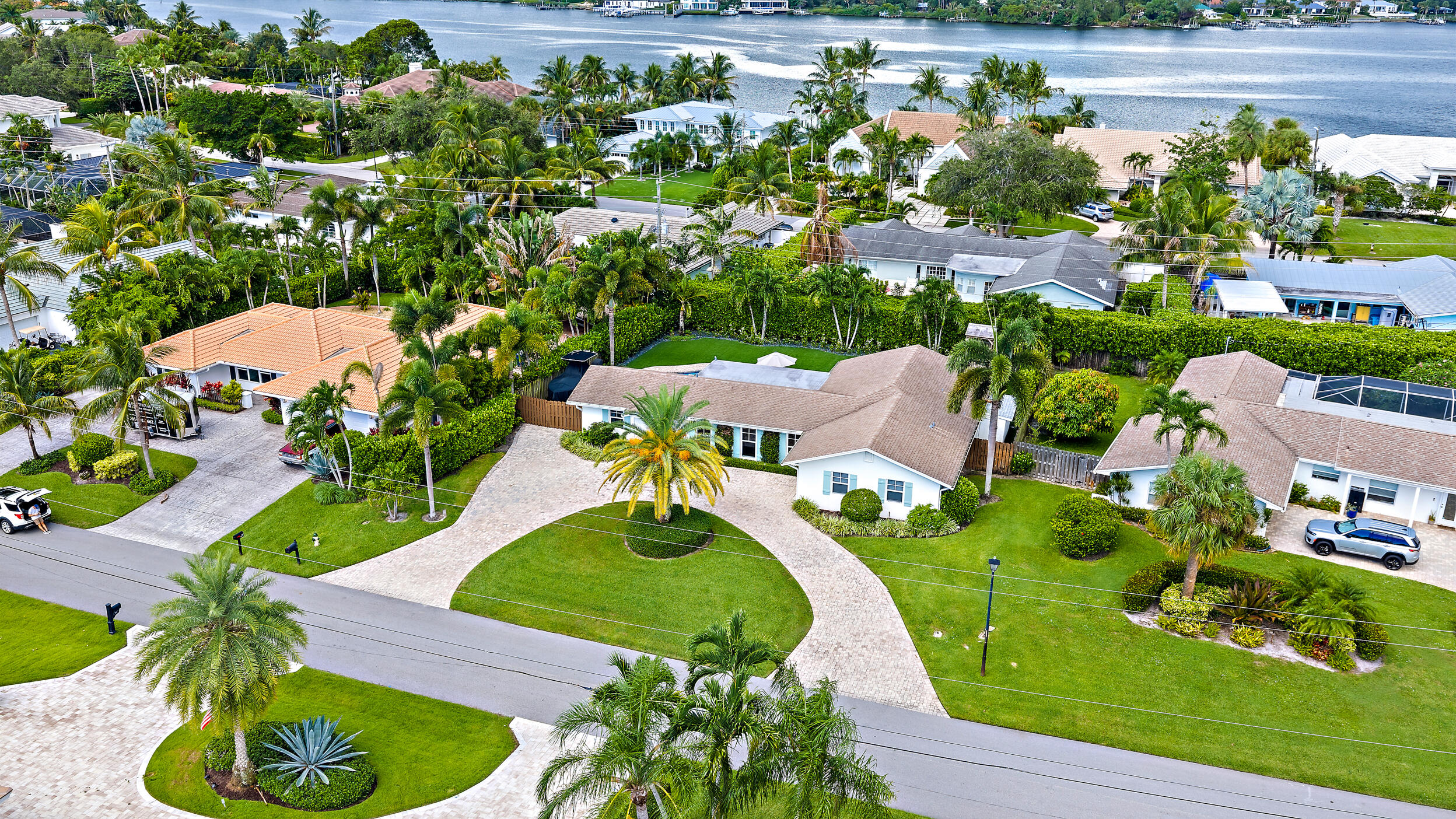 215 Golfview, Tequesta FL 33469