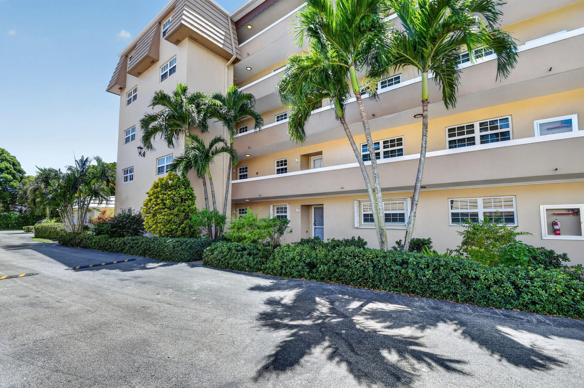145 Atlantis #202, Atlantis FL 33462