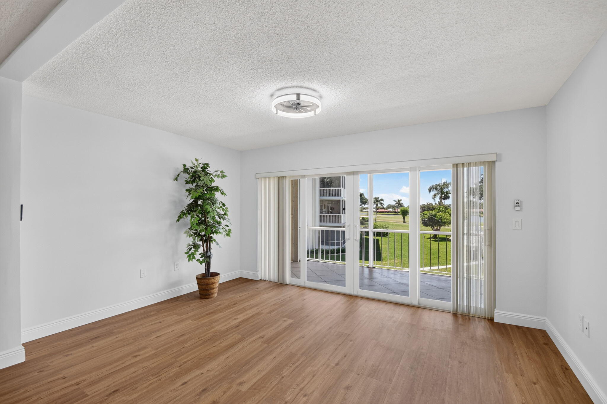 145 Atlantis #202, Atlantis FL 33462