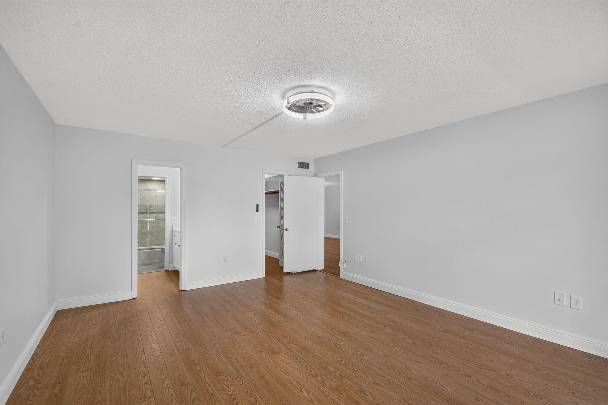 145 Atlantis #202, Atlantis FL 33462