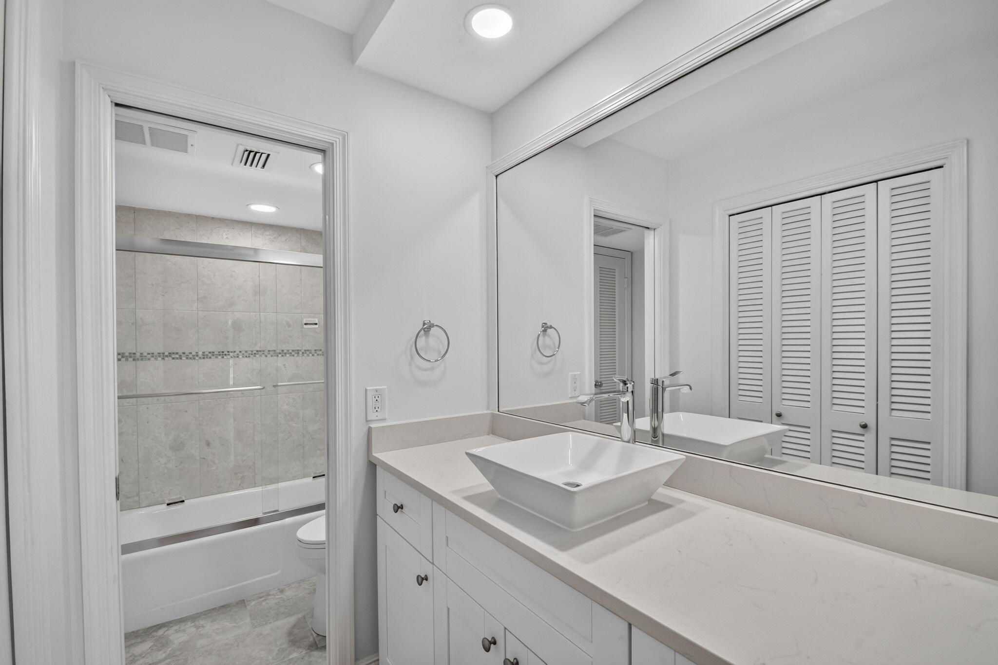 145 Atlantis #202, Atlantis FL 33462
