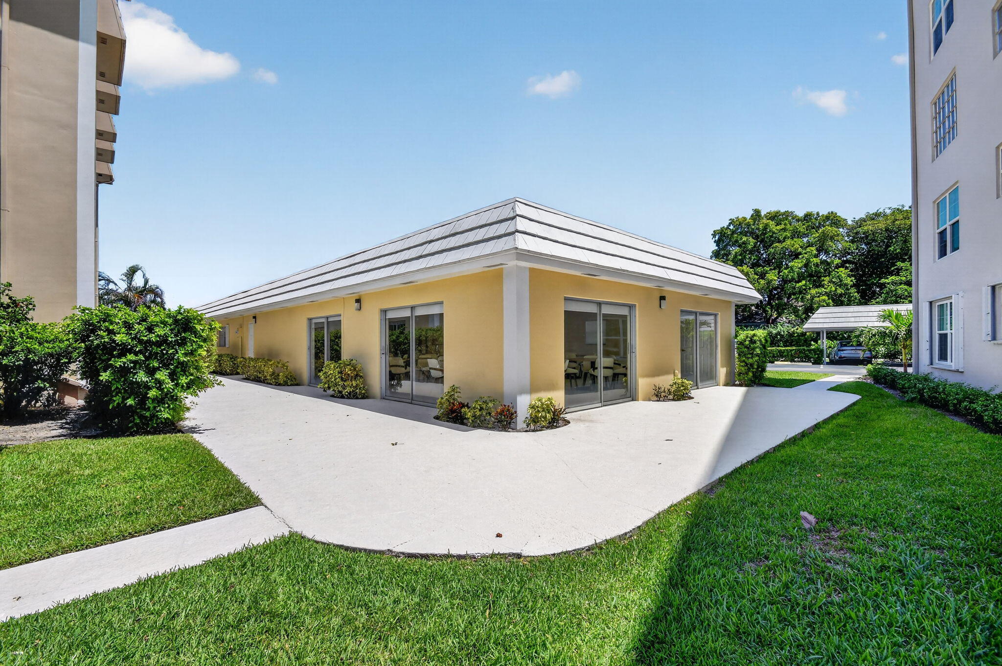 145 Atlantis #202, Atlantis FL 33462
