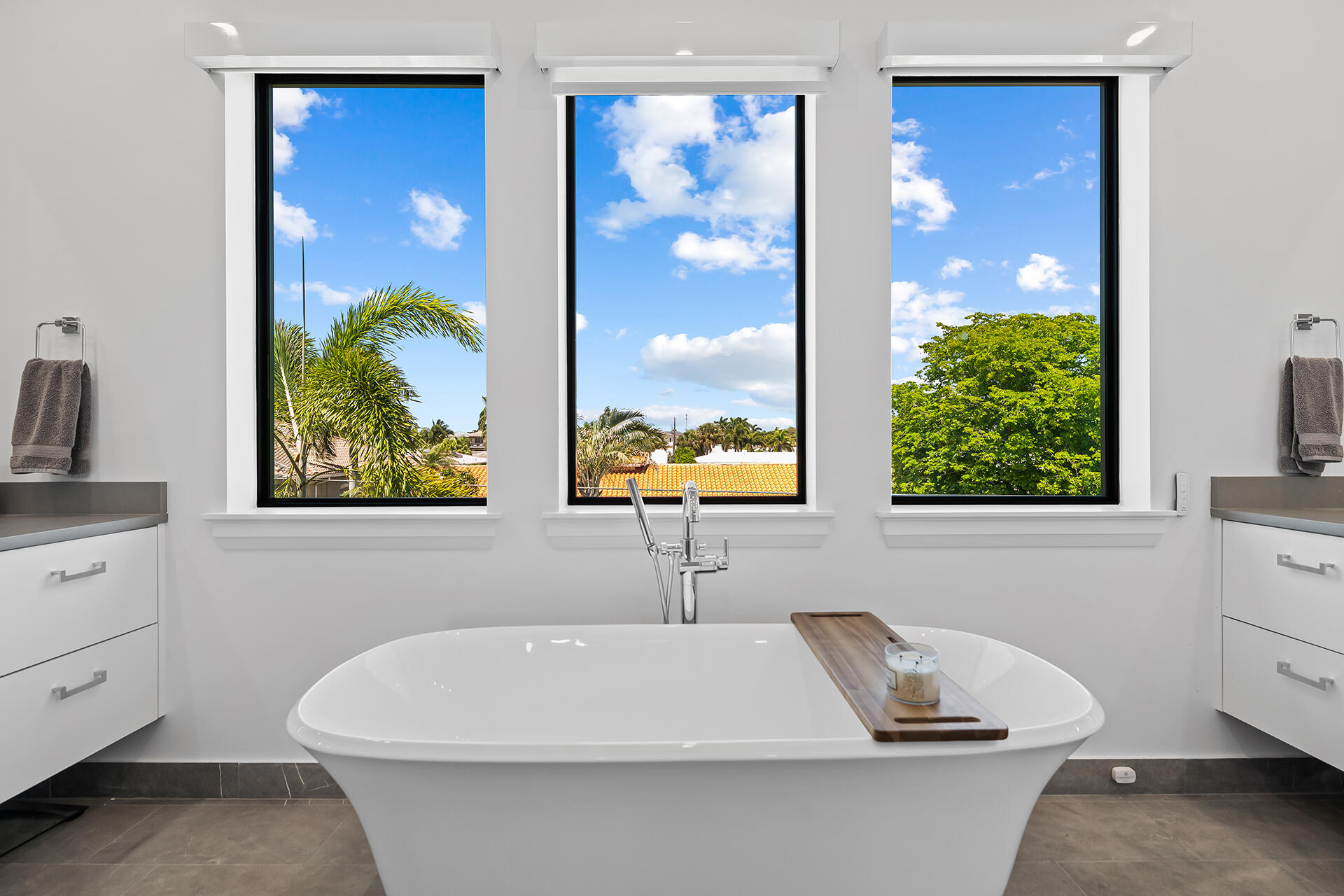 3750 NE 26TH, Lighthouse Point FL 33064