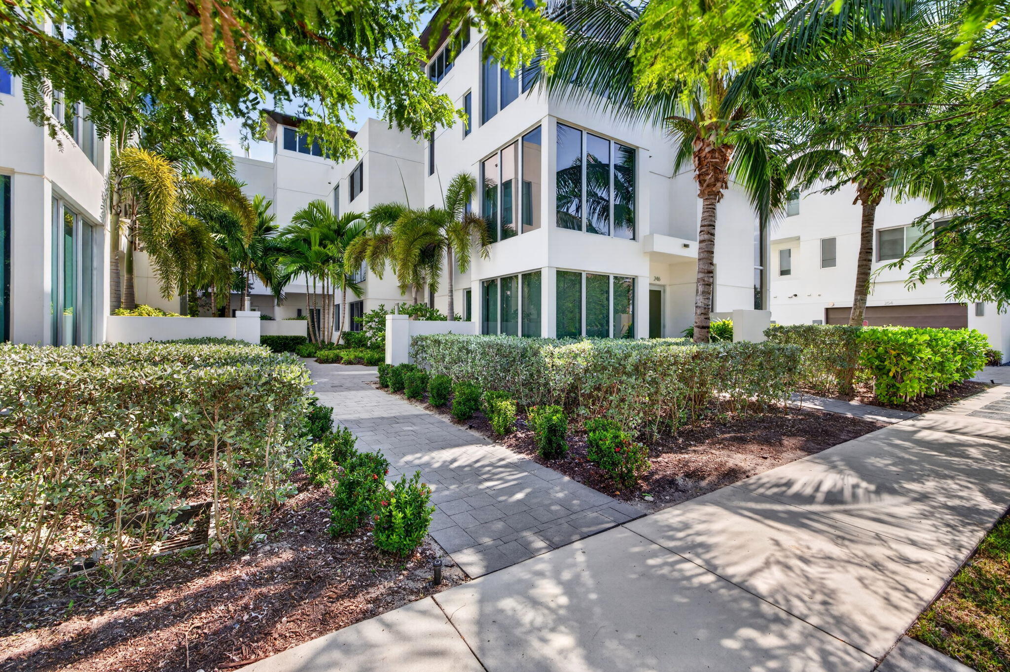 244 Garden, Lauderdale By The Sea FL 33308