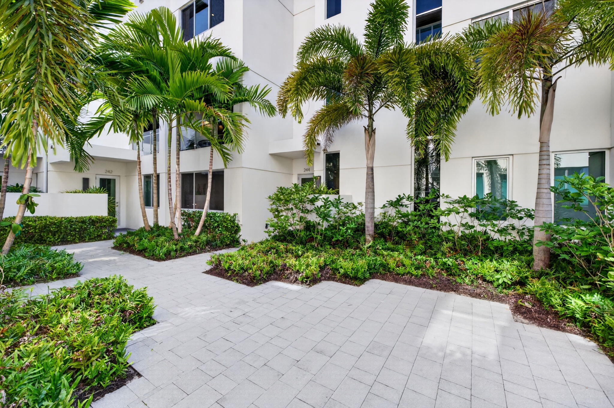 244 Garden, Lauderdale By The Sea FL 33308