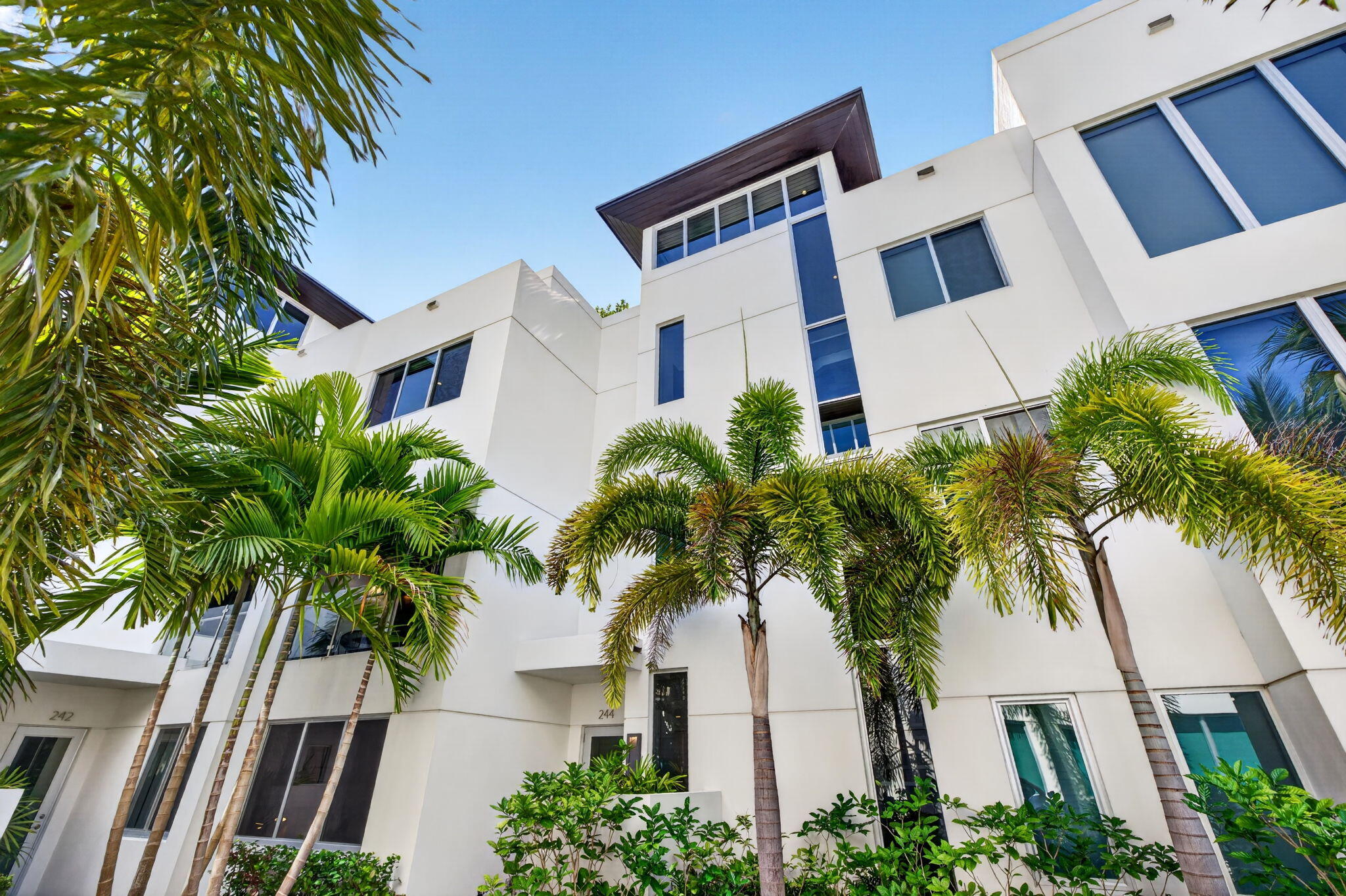 244 Garden, Lauderdale By The Sea FL 33308