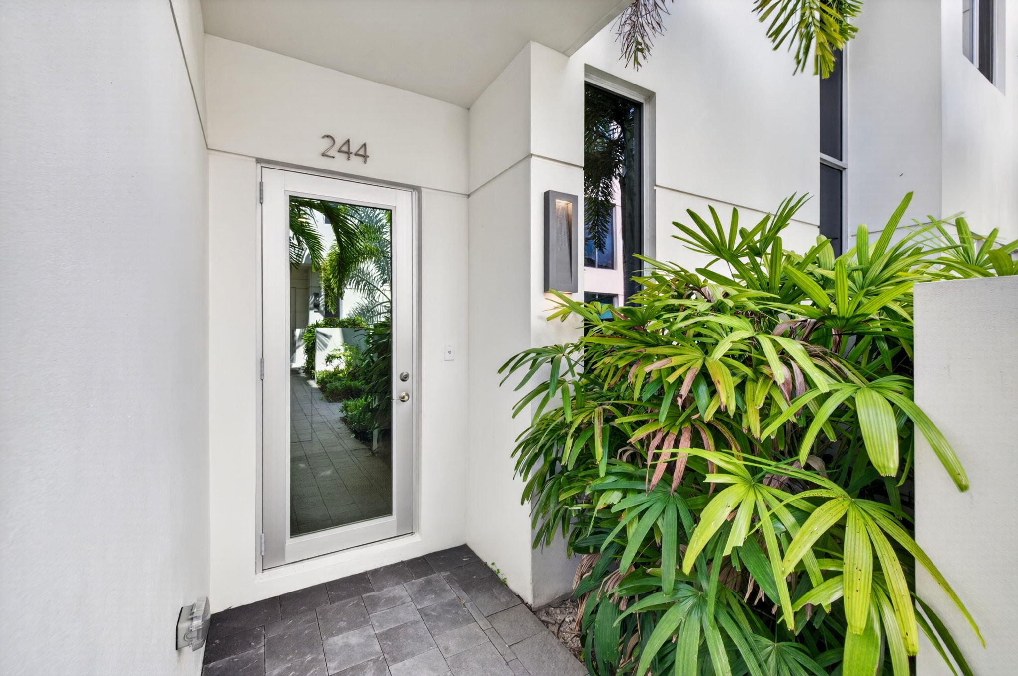 244 Garden, Lauderdale By The Sea FL 33308