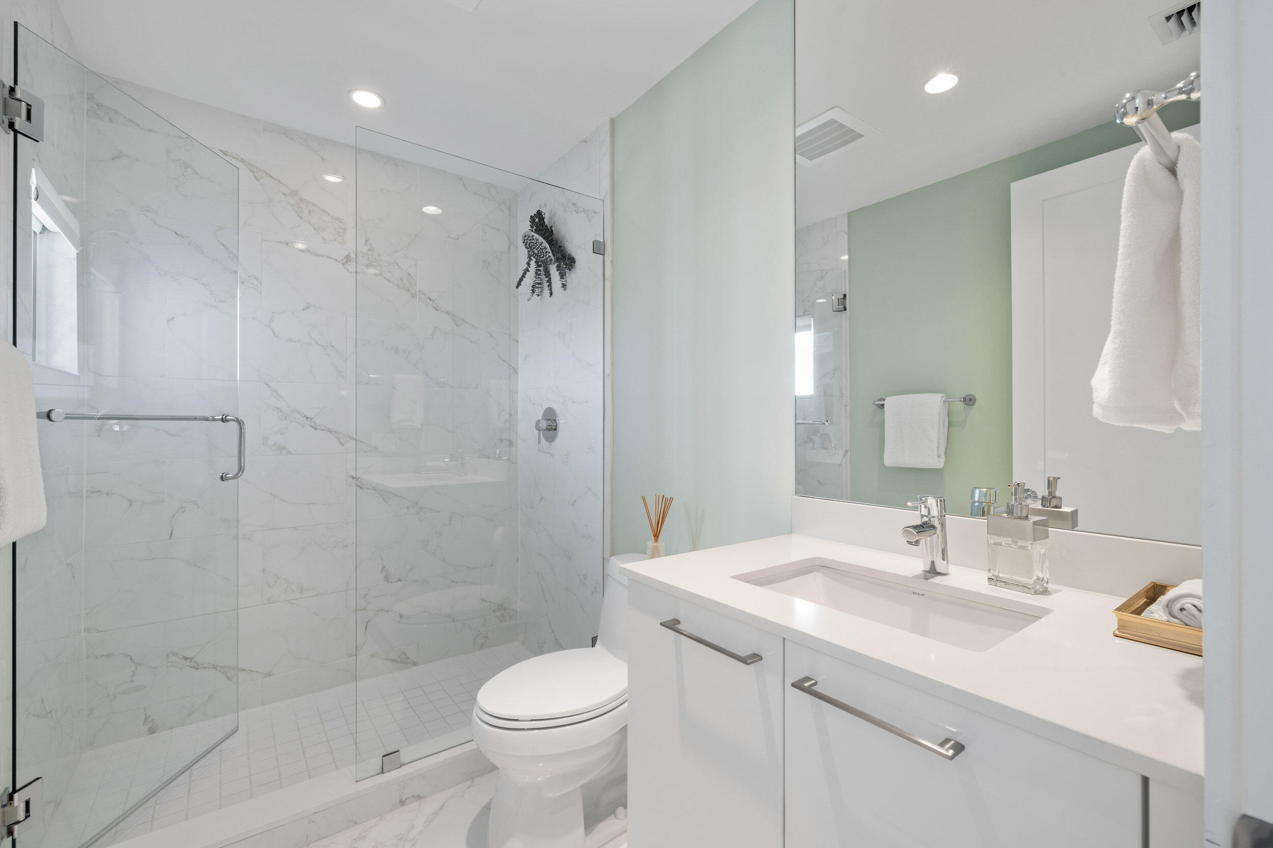 2 WATER CLUB #1003, North Palm Beach FL 33408