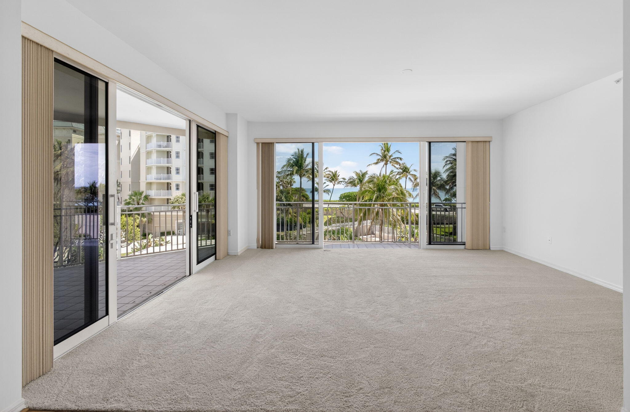1660 S Highway A1A (Incl. separate deeded guest suite) #222, Jupiter FL 33477