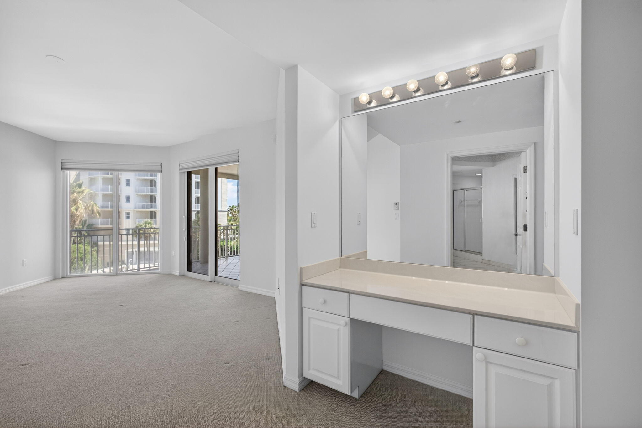 1660 S Highway A1A (Incl. separate deeded guest suite) #222, Jupiter FL 33477