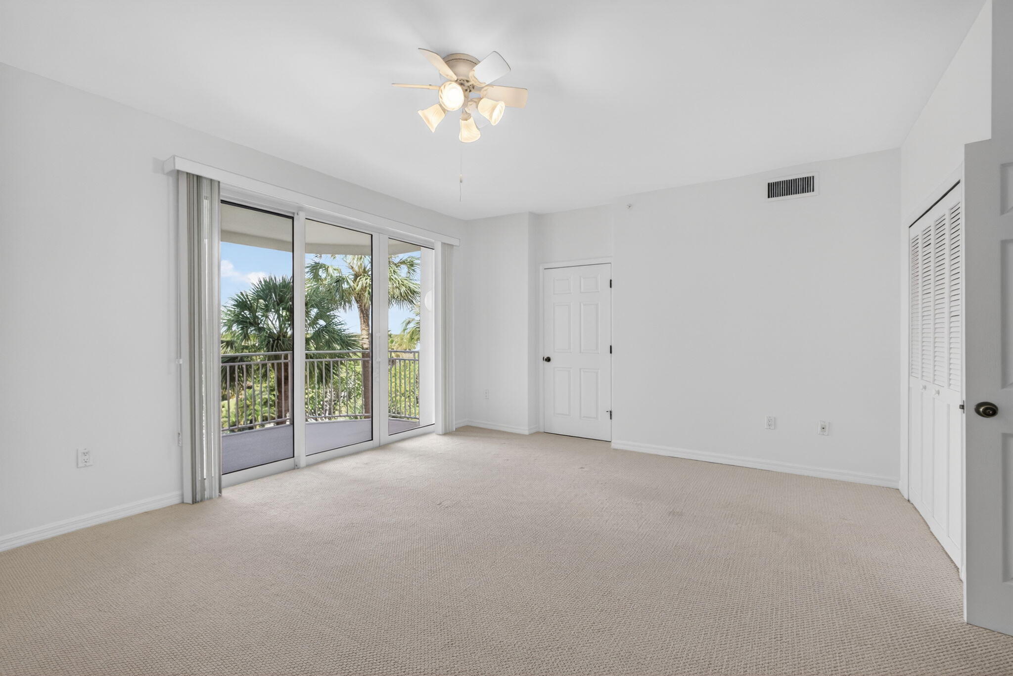1660 S Highway A1A (Incl. separate deeded guest suite) #222, Jupiter FL 33477