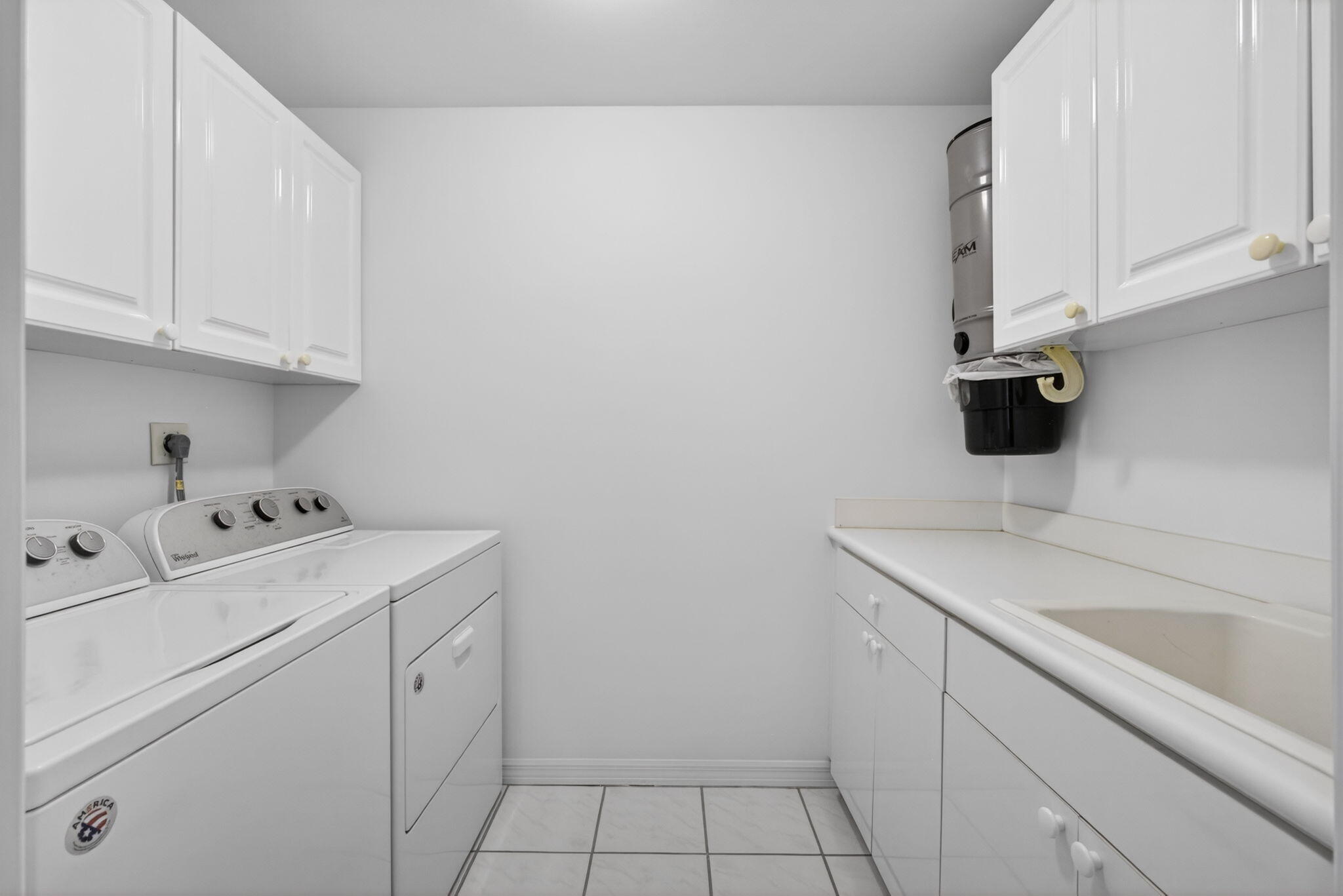 1660 S Highway A1A (Incl. separate deeded guest suite) #222, Jupiter FL 33477