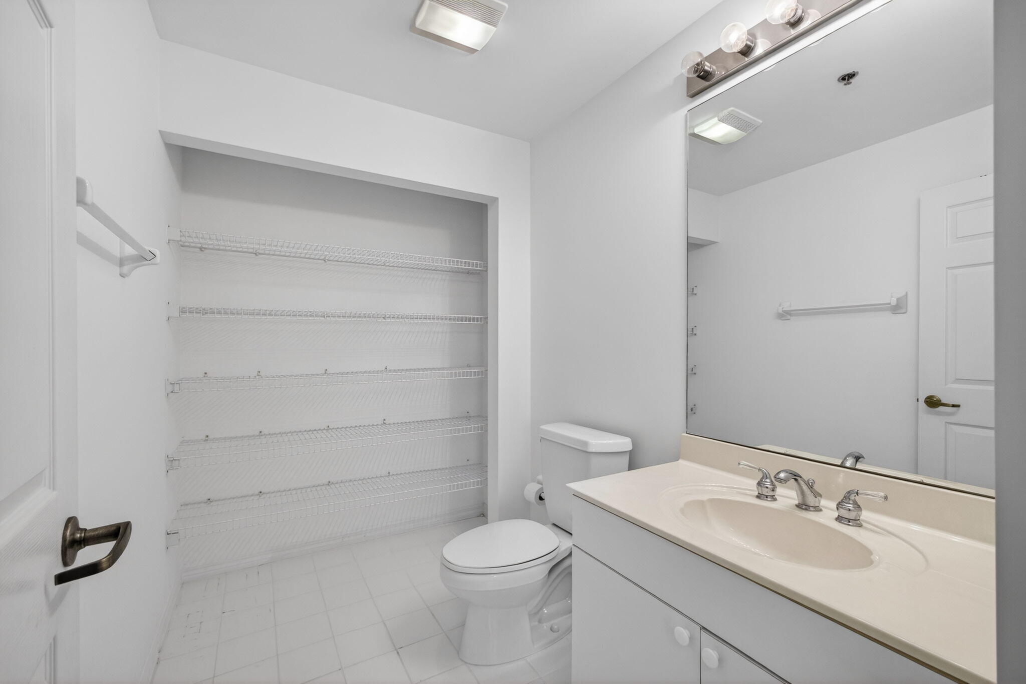 1660 S Highway A1A (Incl. separate deeded guest suite) #222, Jupiter FL 33477