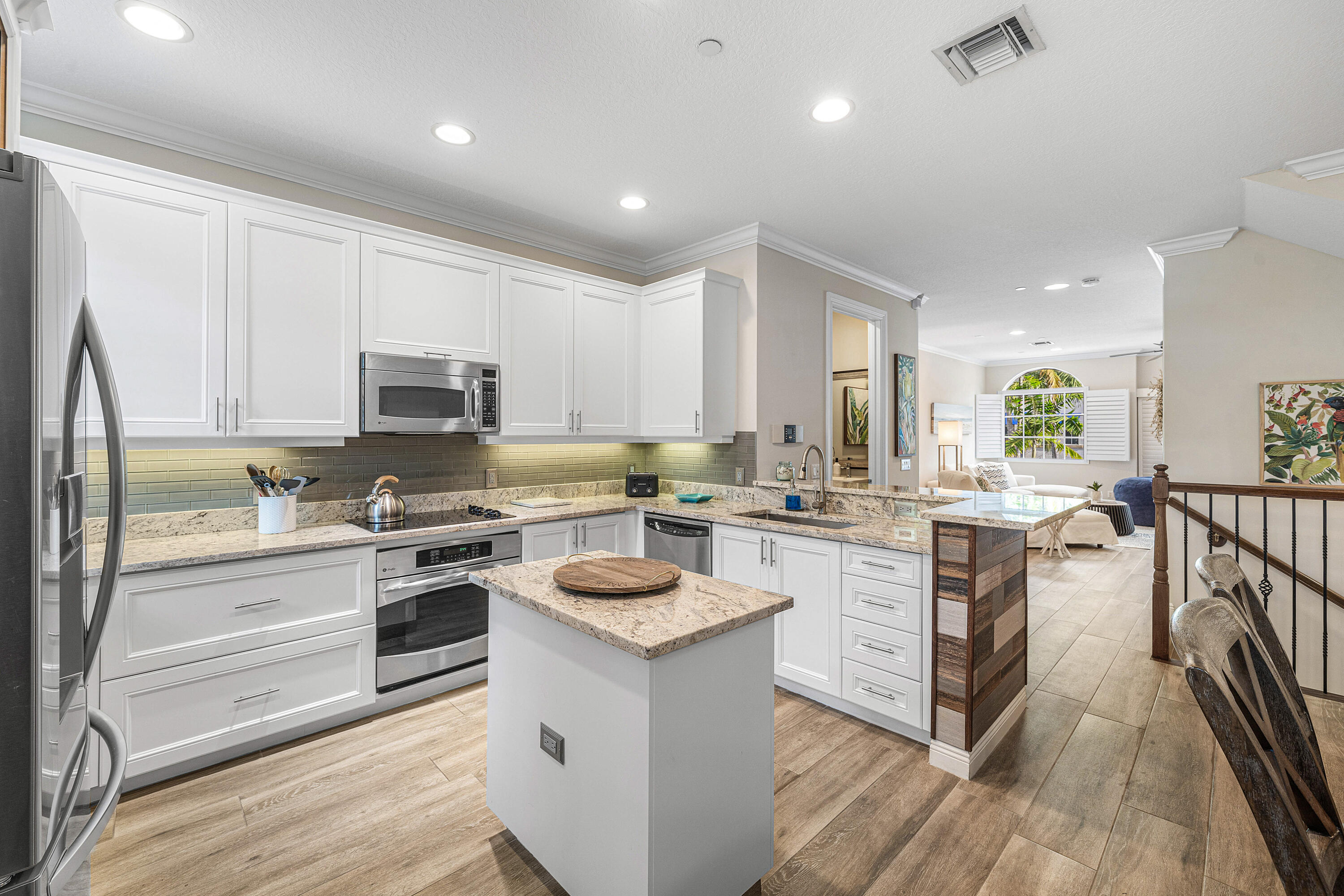 813 Estancia, Boynton Beach FL 33435
