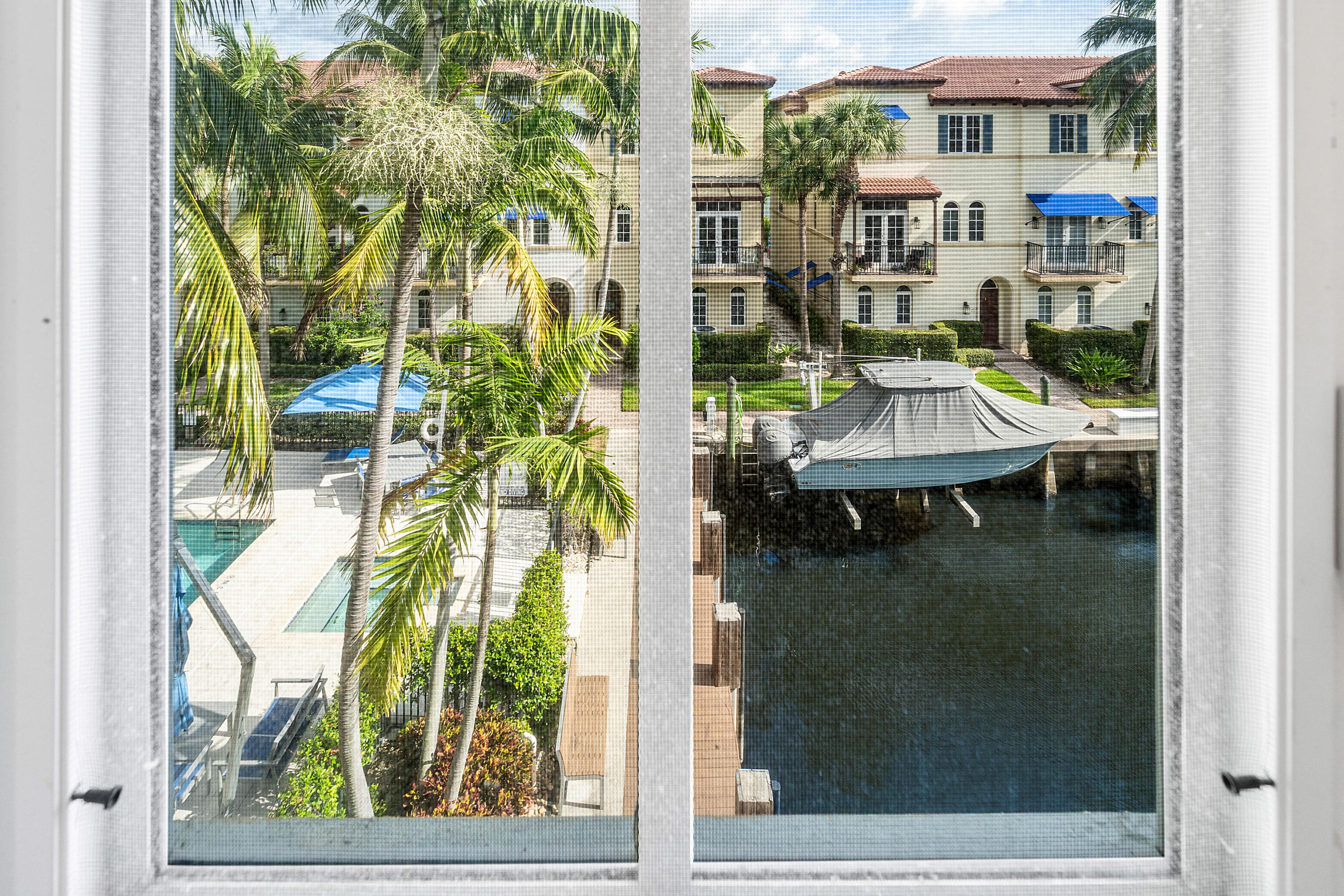 813 Estancia, Boynton Beach FL 33435