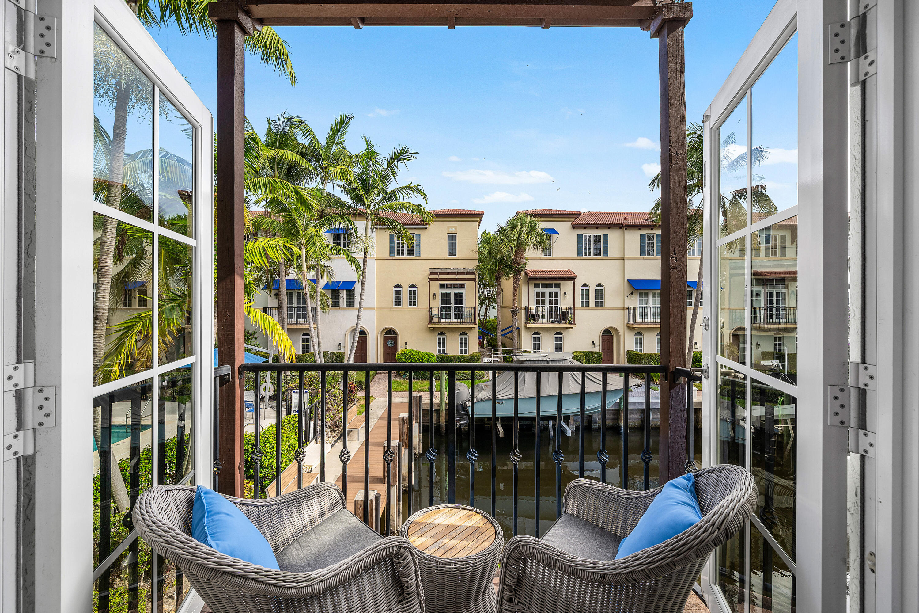813 Estancia, Boynton Beach FL 33435
