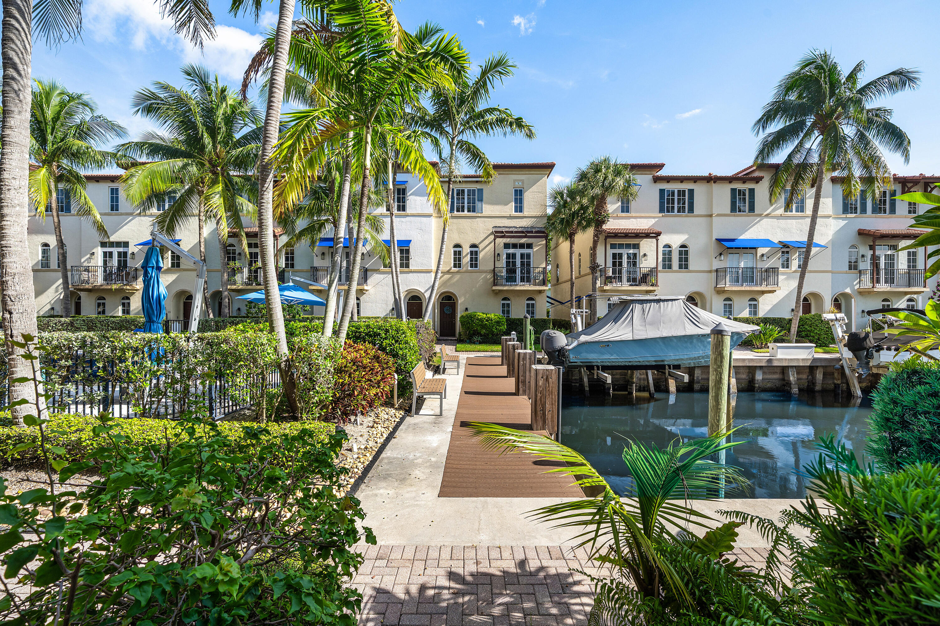 813 Estancia, Boynton Beach FL 33435