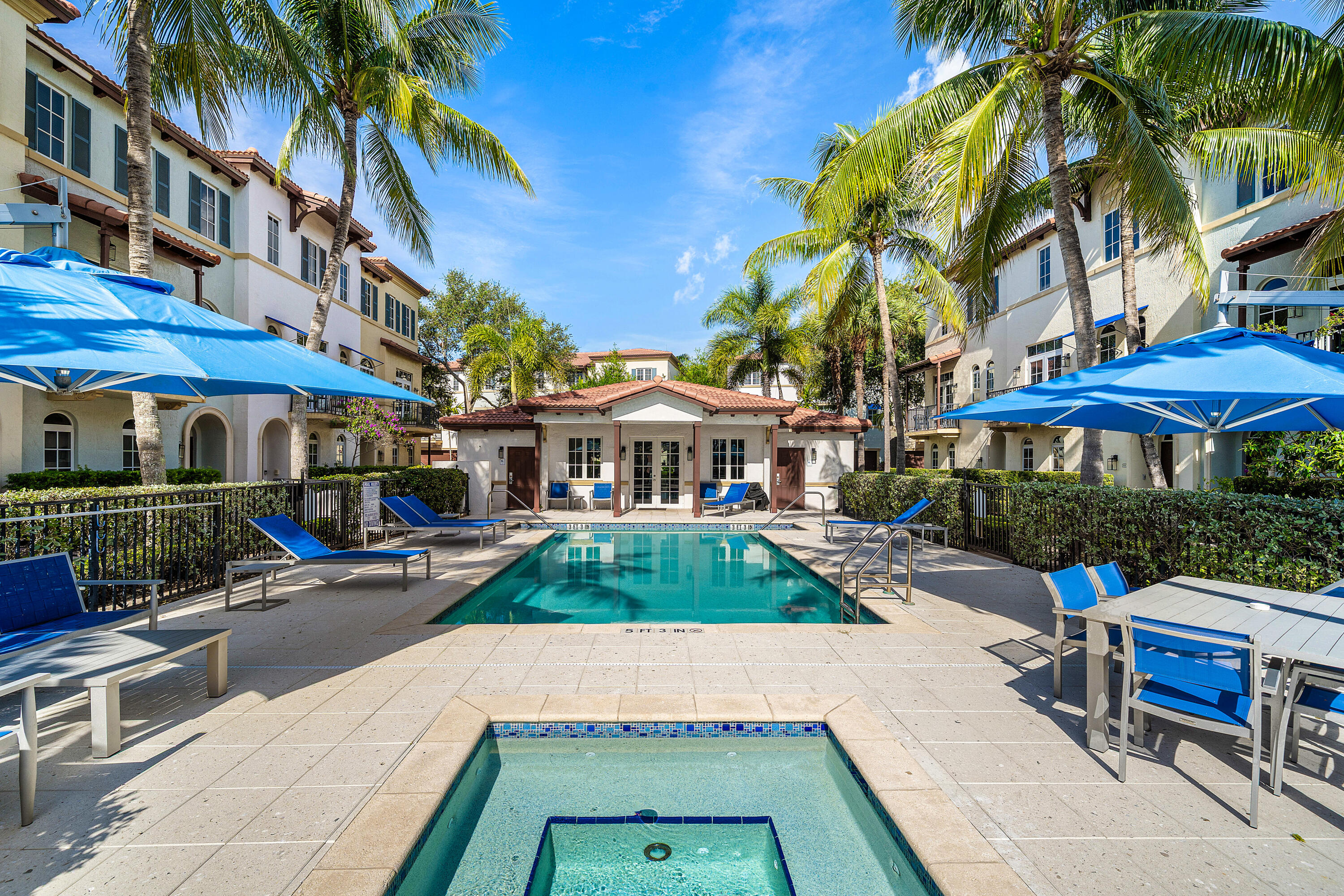 813 Estancia, Boynton Beach FL 33435