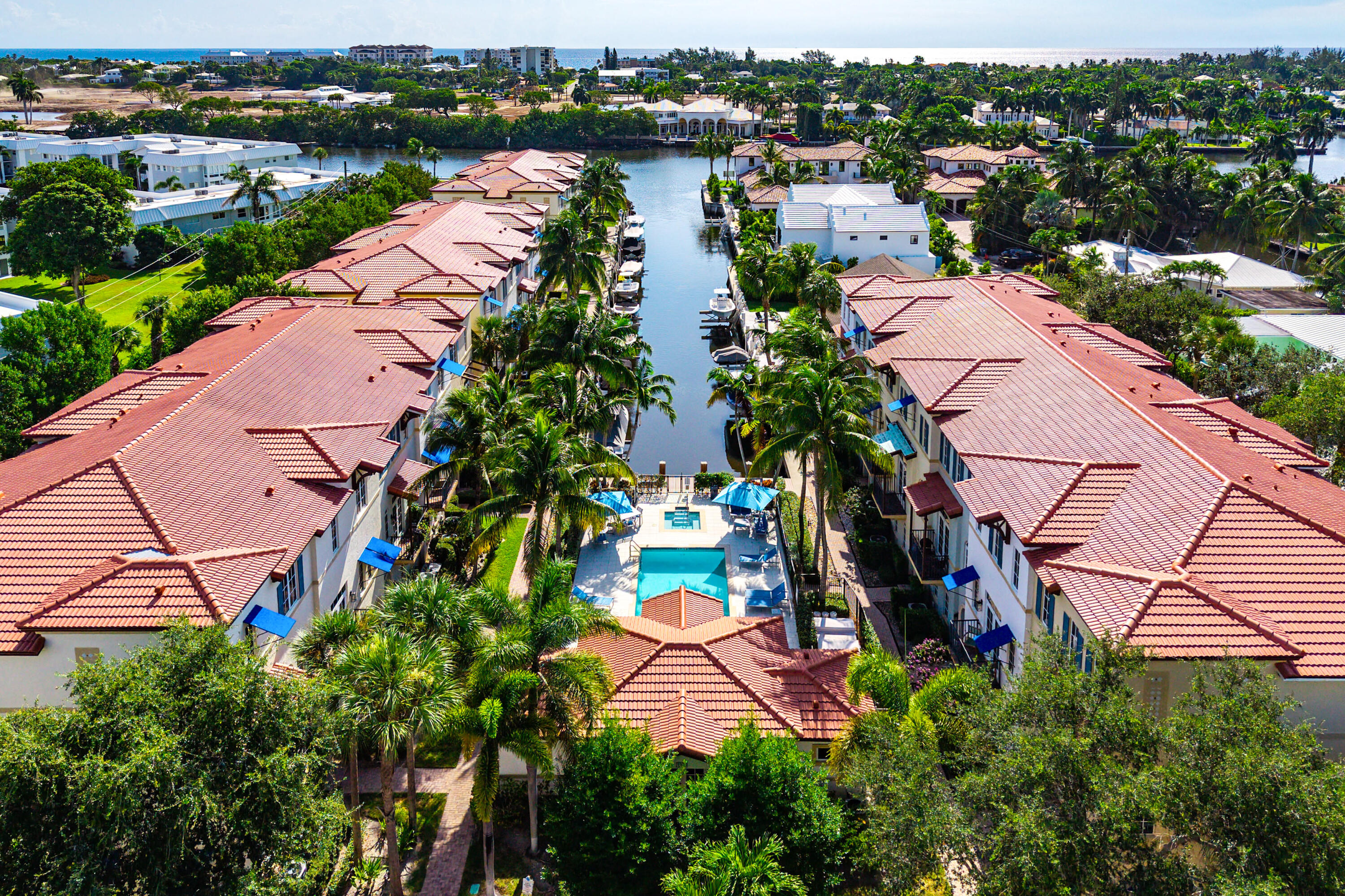 813 Estancia, Boynton Beach FL 33435