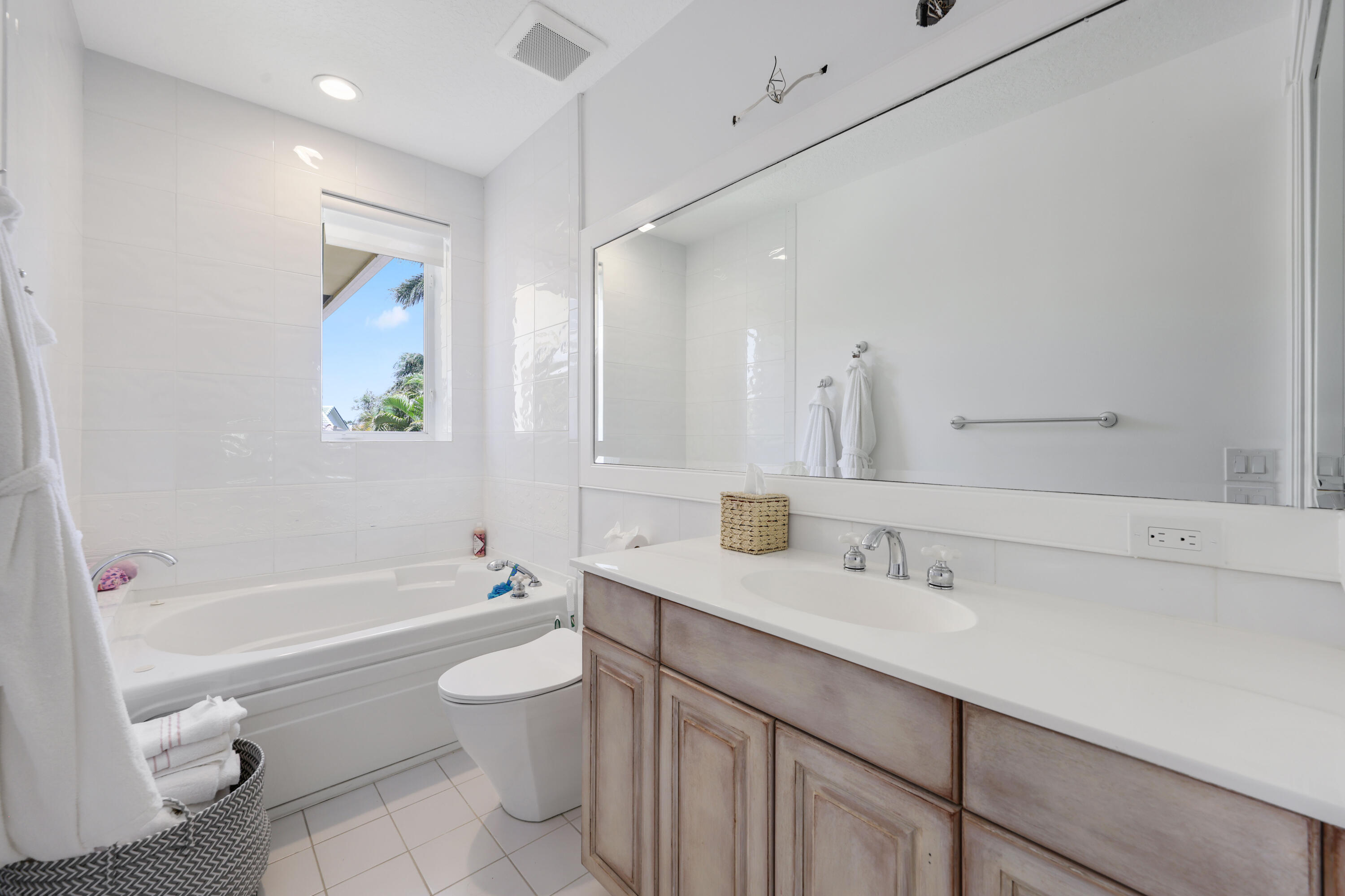 1019 Grand, Highland Beach FL 33487