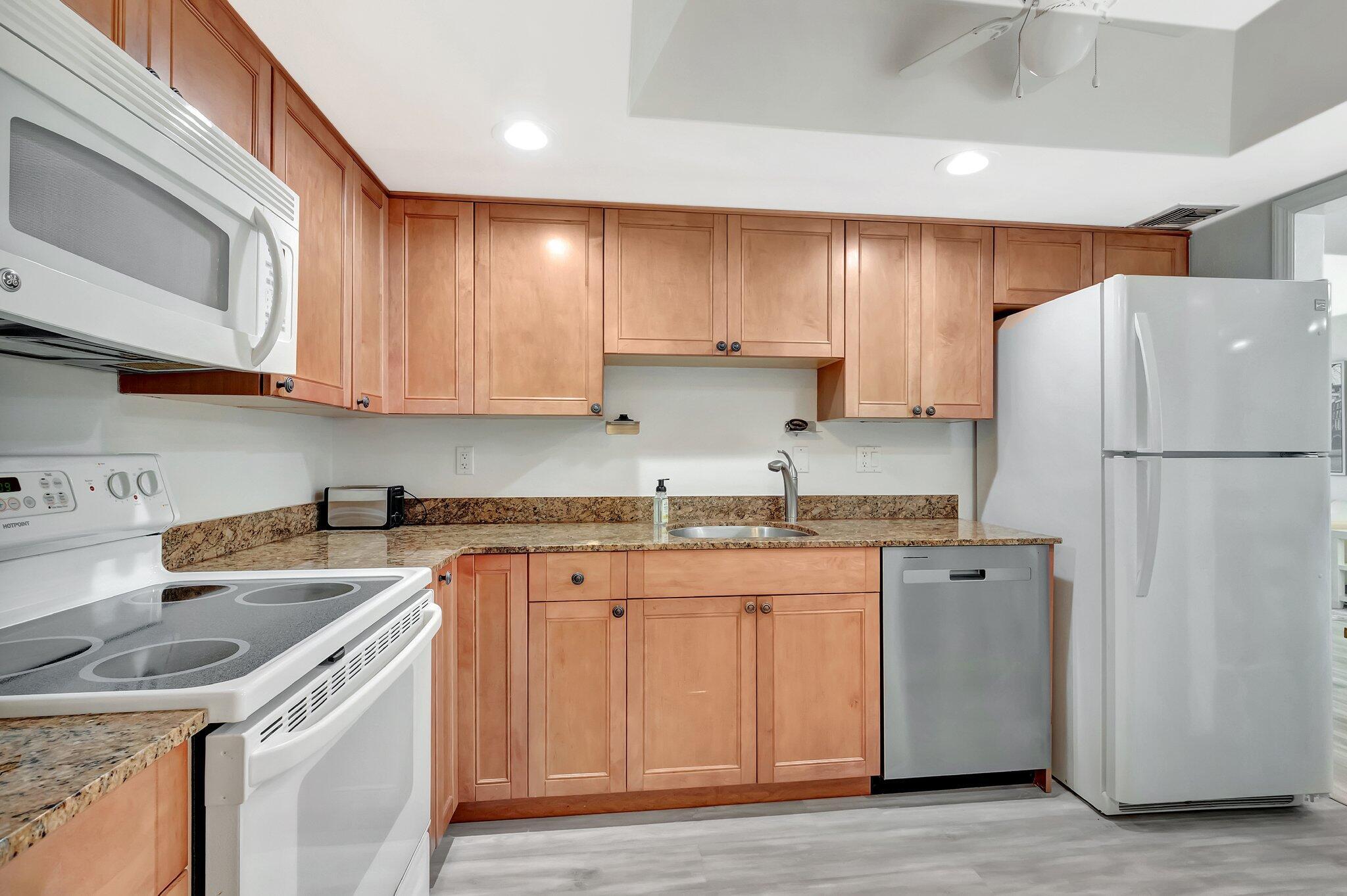 1566 Bridgewood, Boca Raton FL 33434