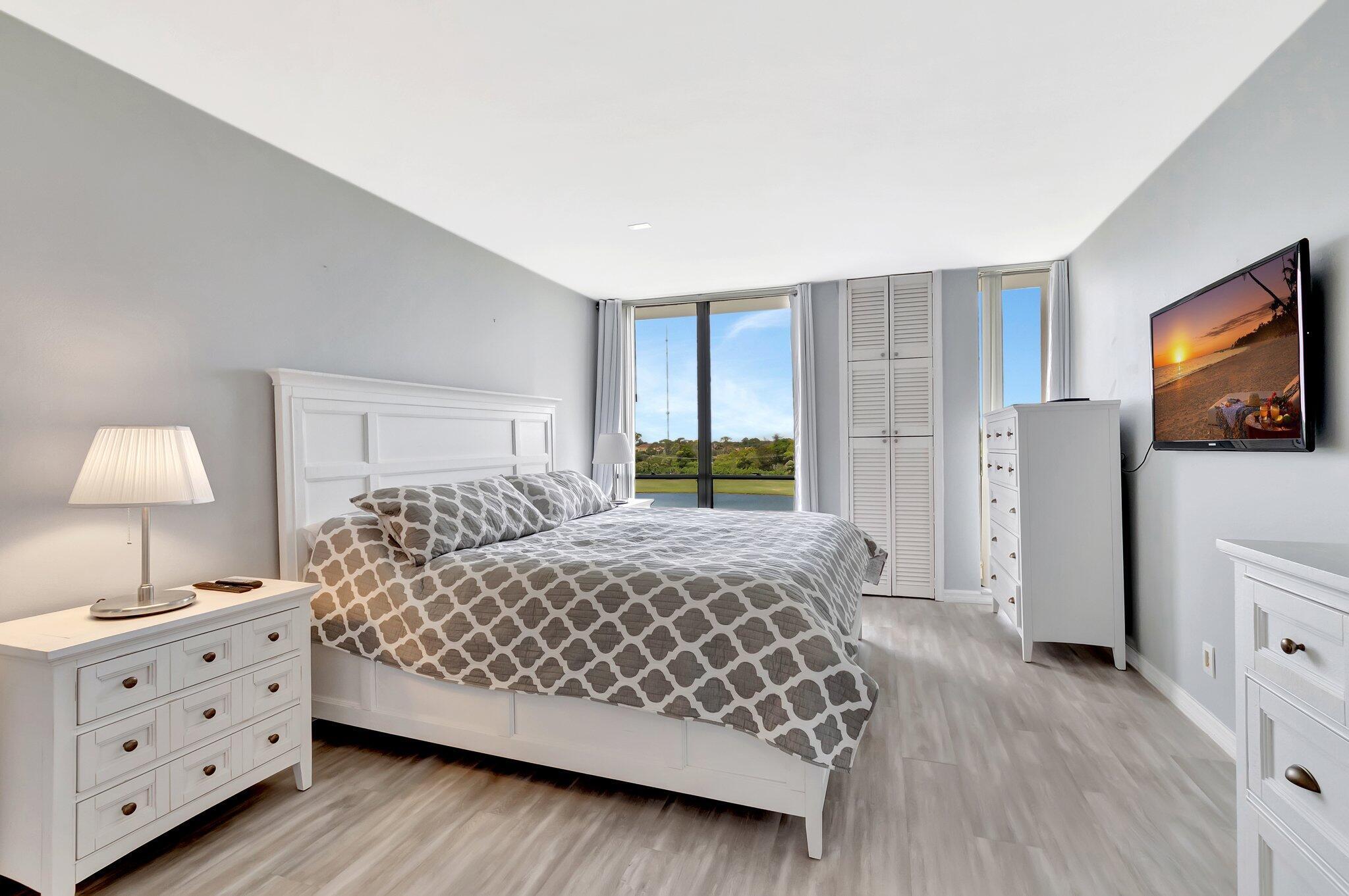 1566 Bridgewood, Boca Raton FL 33434