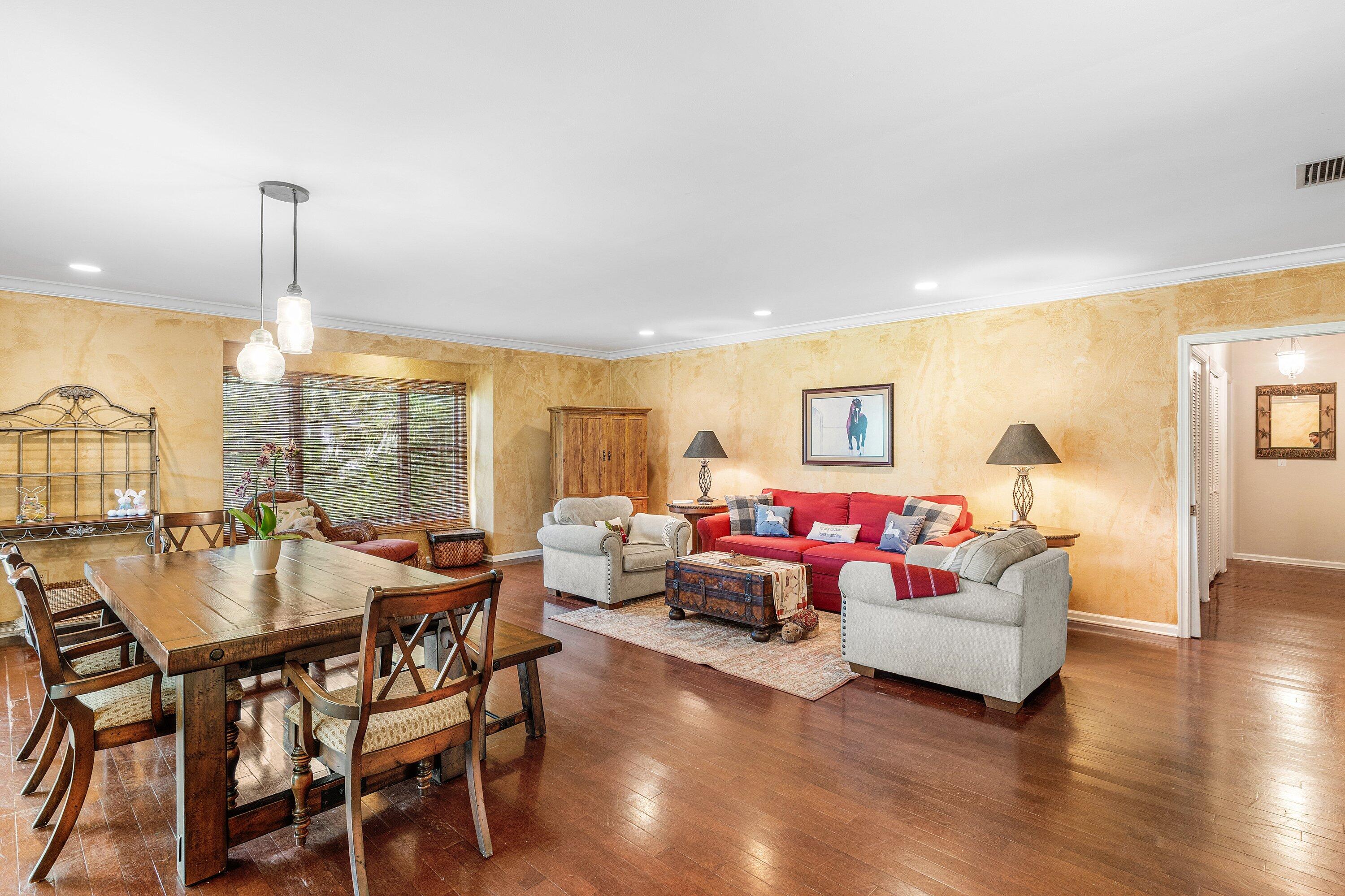 13329 Polo Club #206, Wellington FL 33414