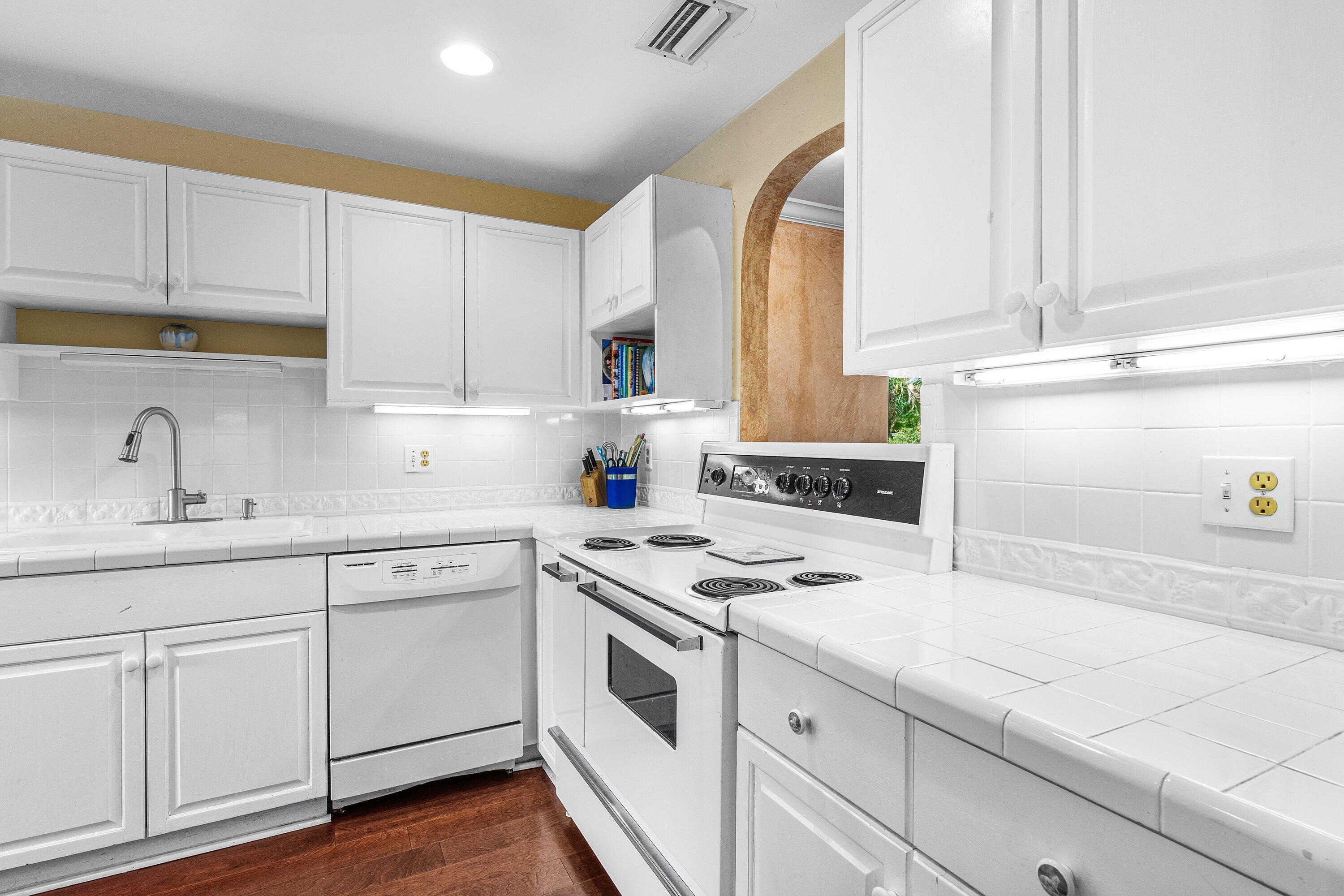 13329 Polo Club #206, Wellington FL 33414