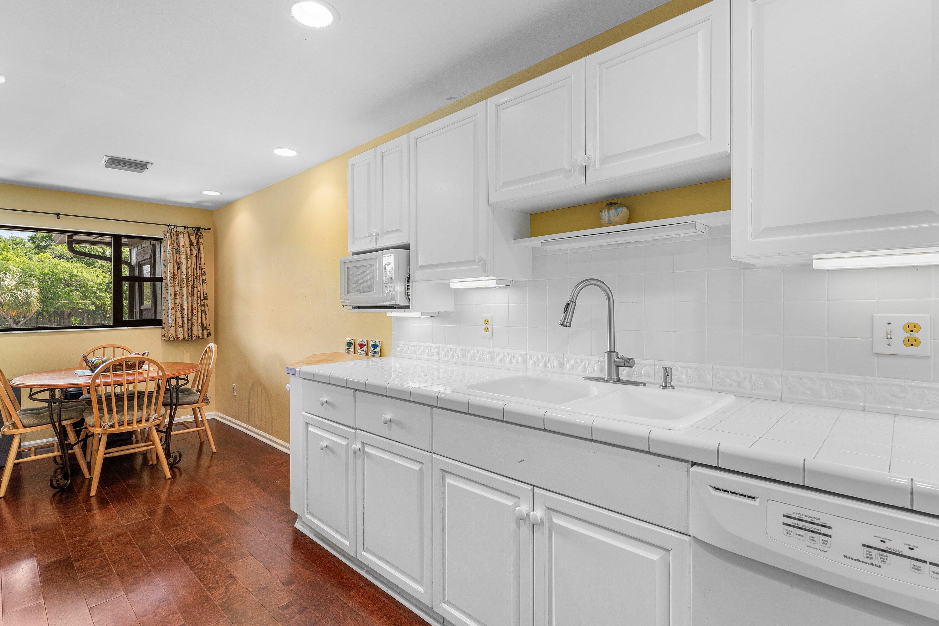 13329 Polo Club #206, Wellington FL 33414