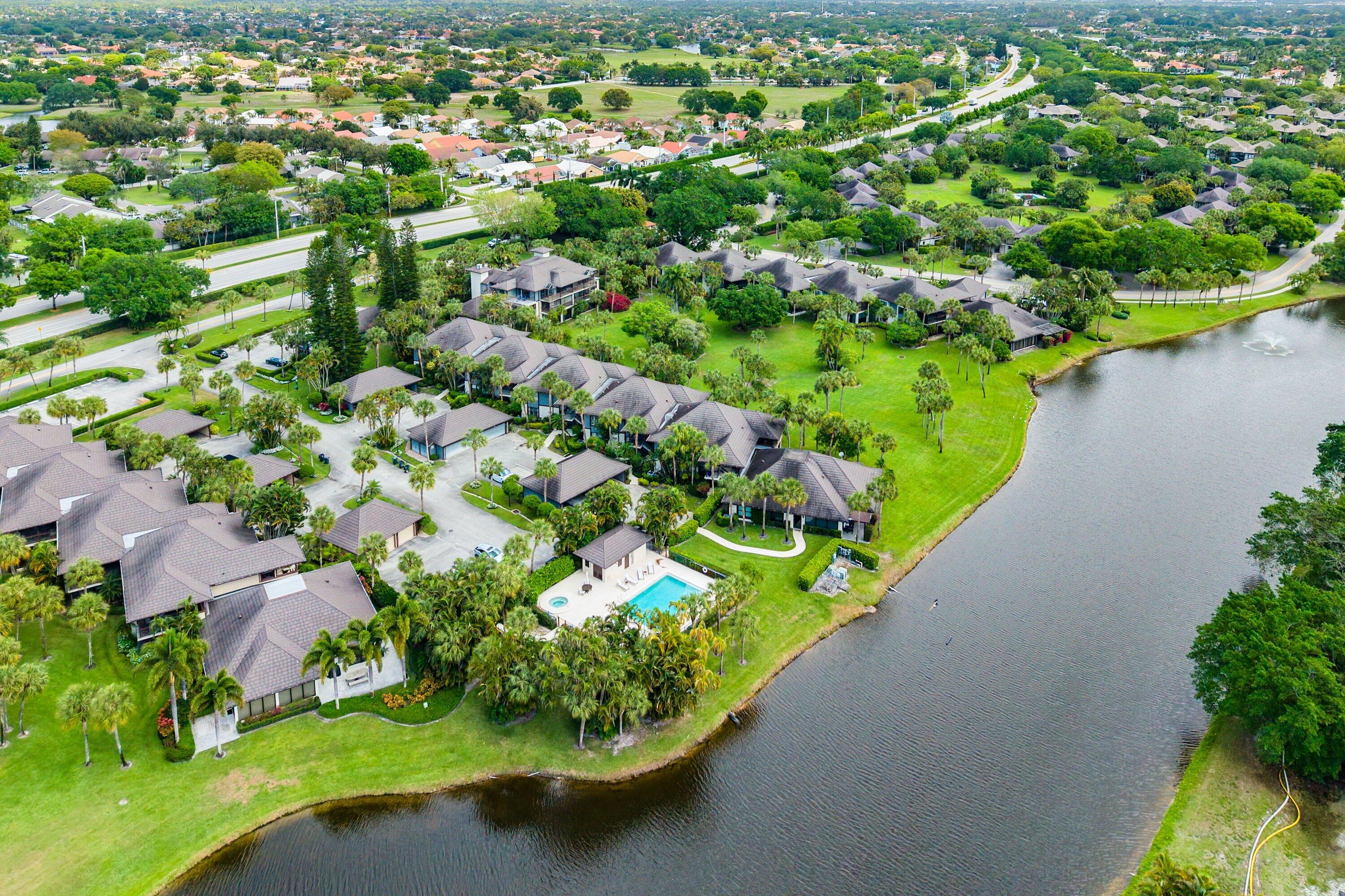13329 Polo Club #206, Wellington FL 33414