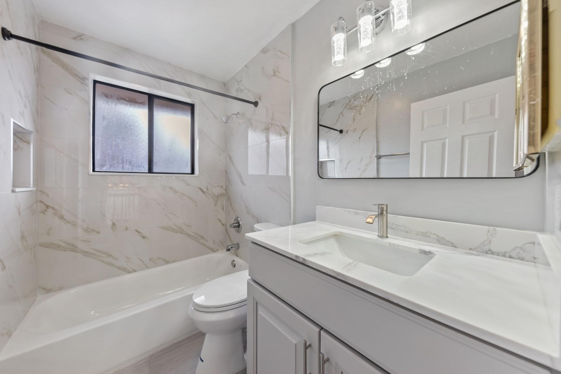 476 NW 38TH, Deerfield Beach FL 33442