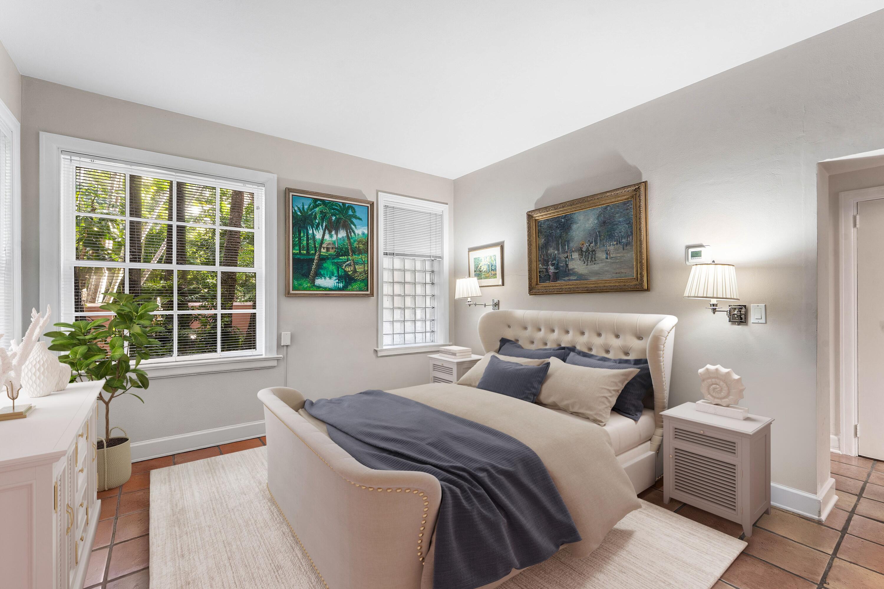 215 PHIPPS #2, Palm Beach FL 33480