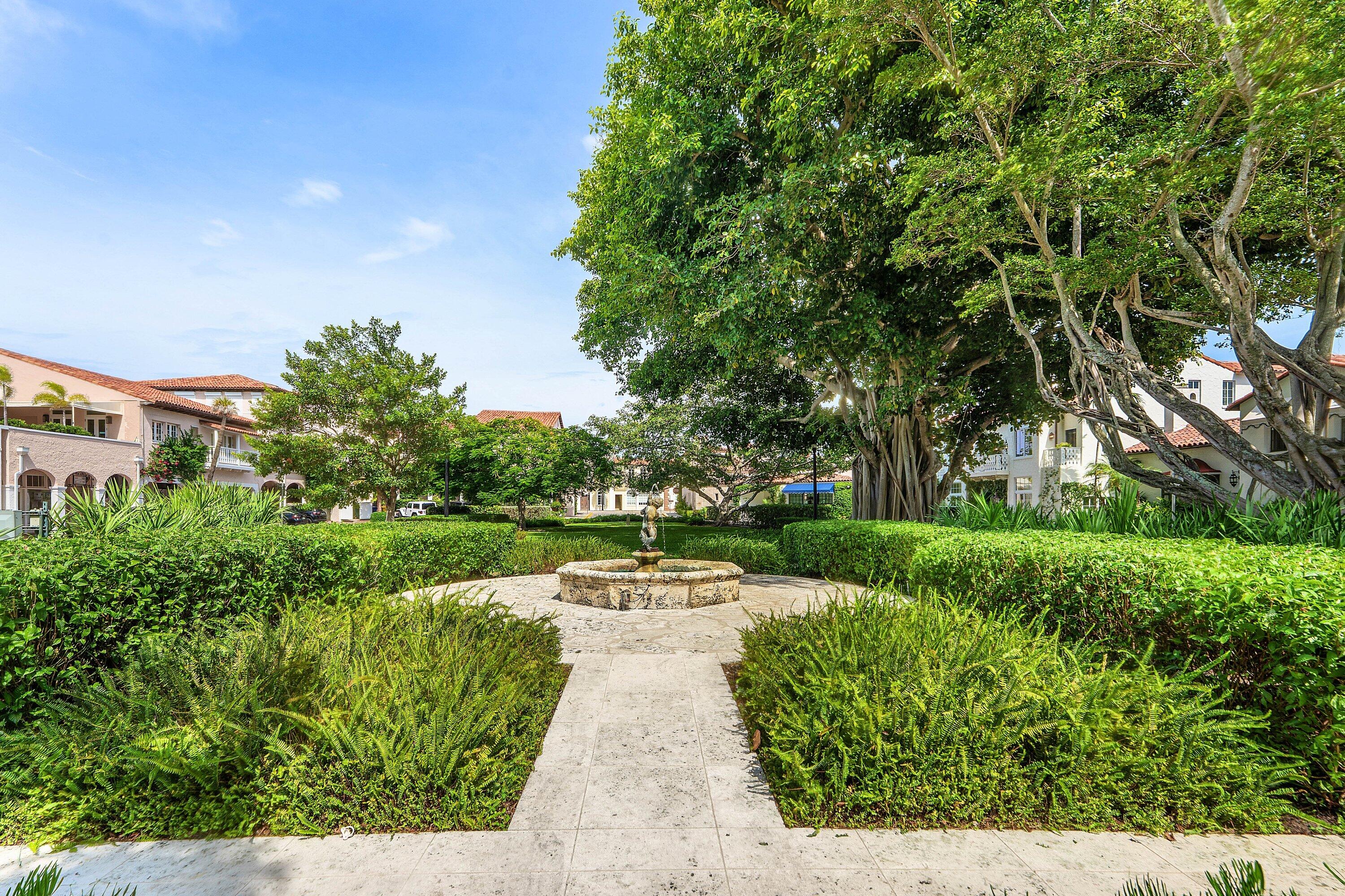 215 PHIPPS #2, Palm Beach FL 33480