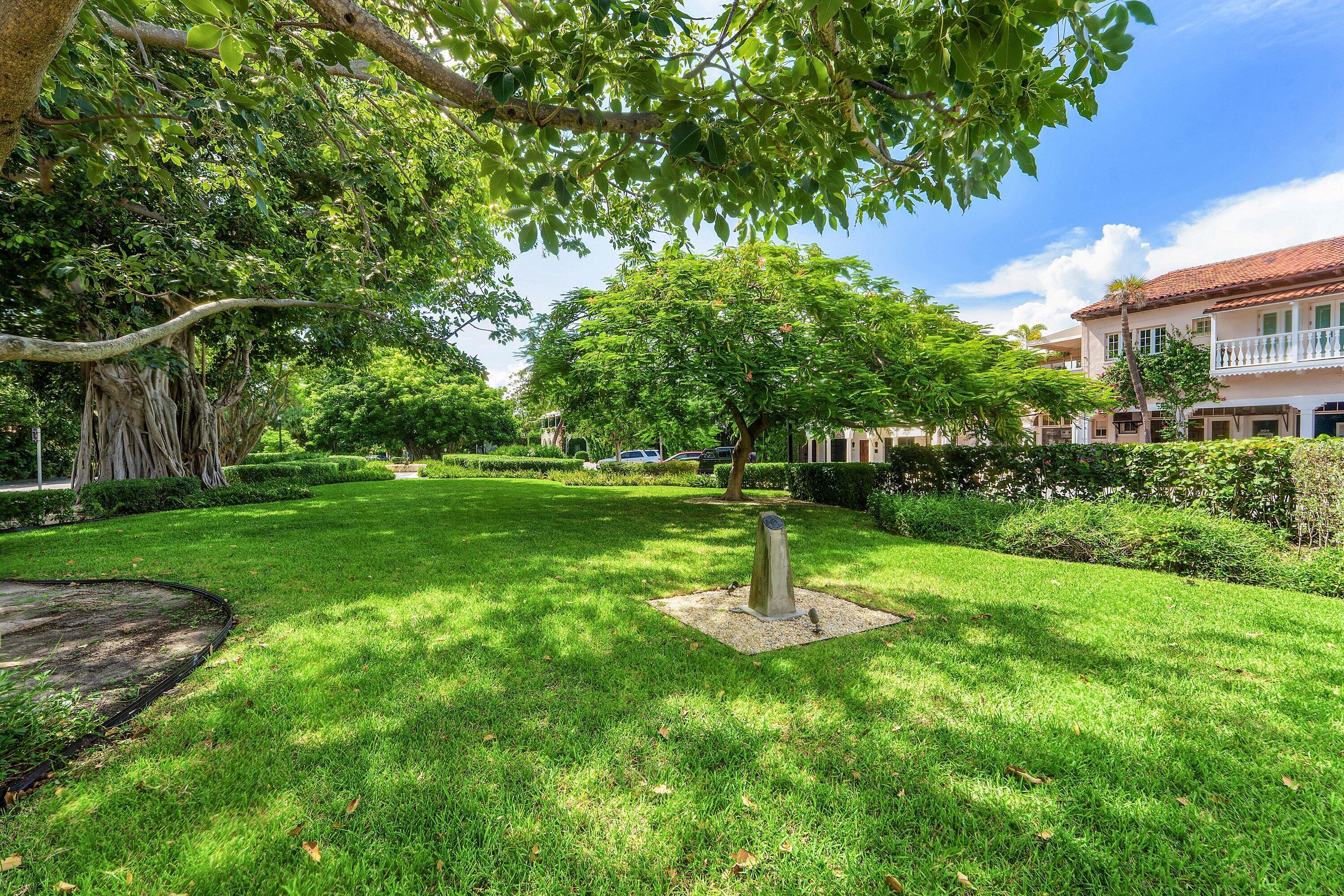 215 PHIPPS #2, Palm Beach FL 33480