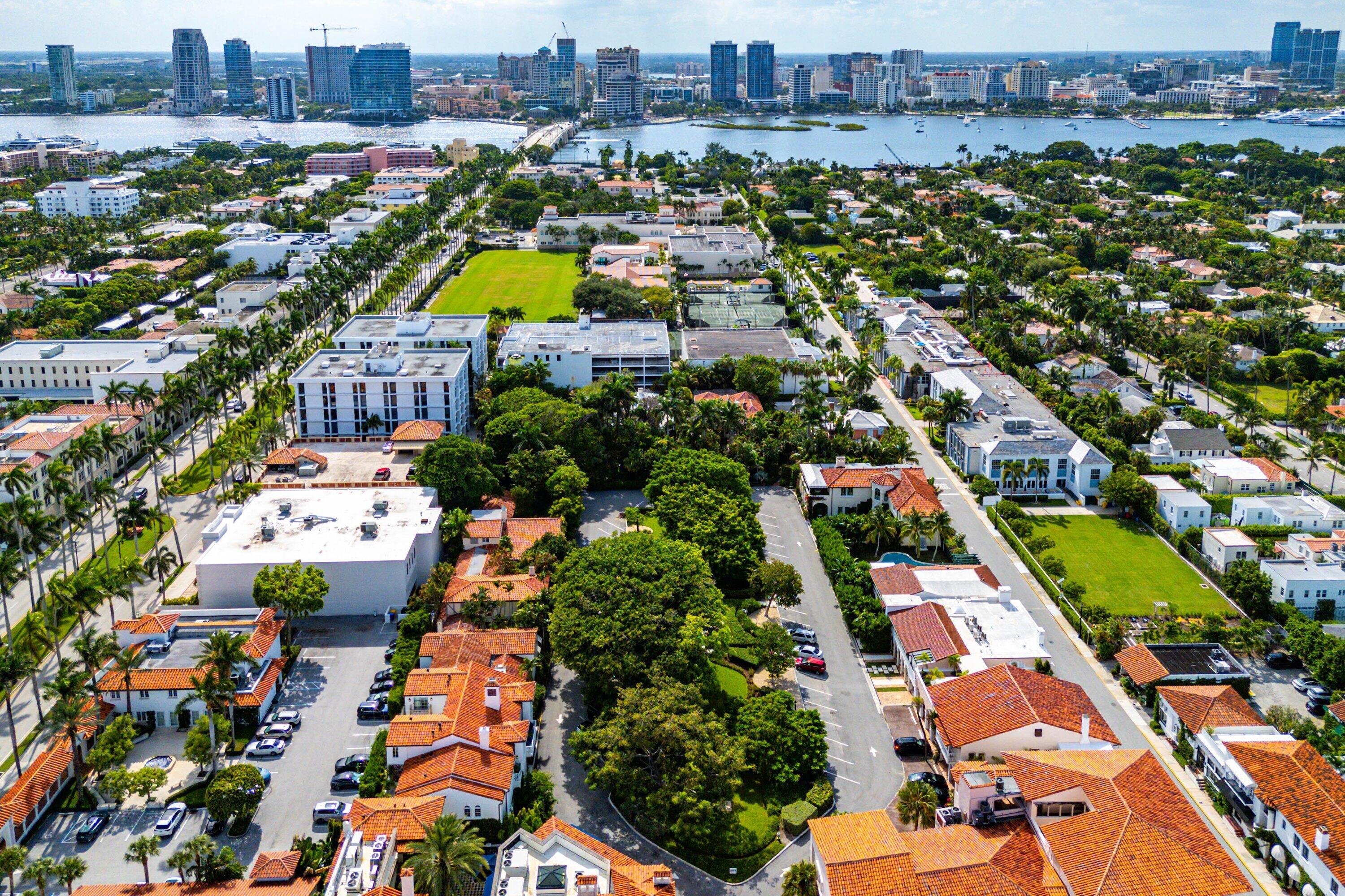 215 PHIPPS #2, Palm Beach FL 33480