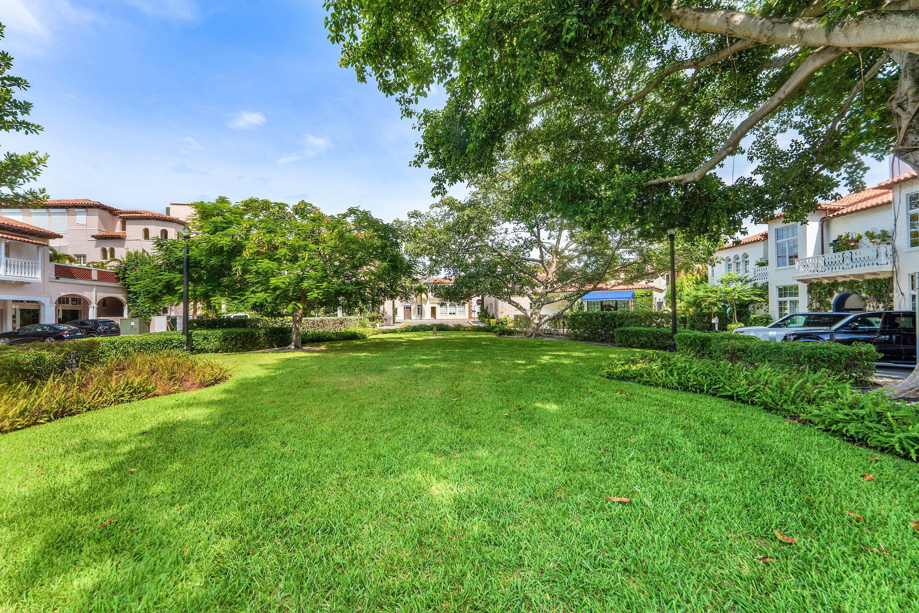 215 PHIPPS #2, Palm Beach FL 33480