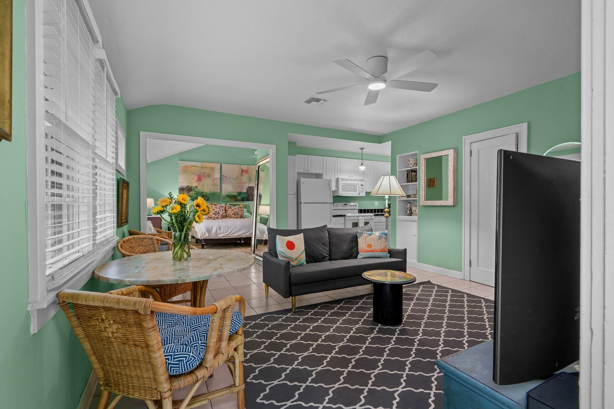 1609 NE 2ND, Fort Lauderdale FL 33301