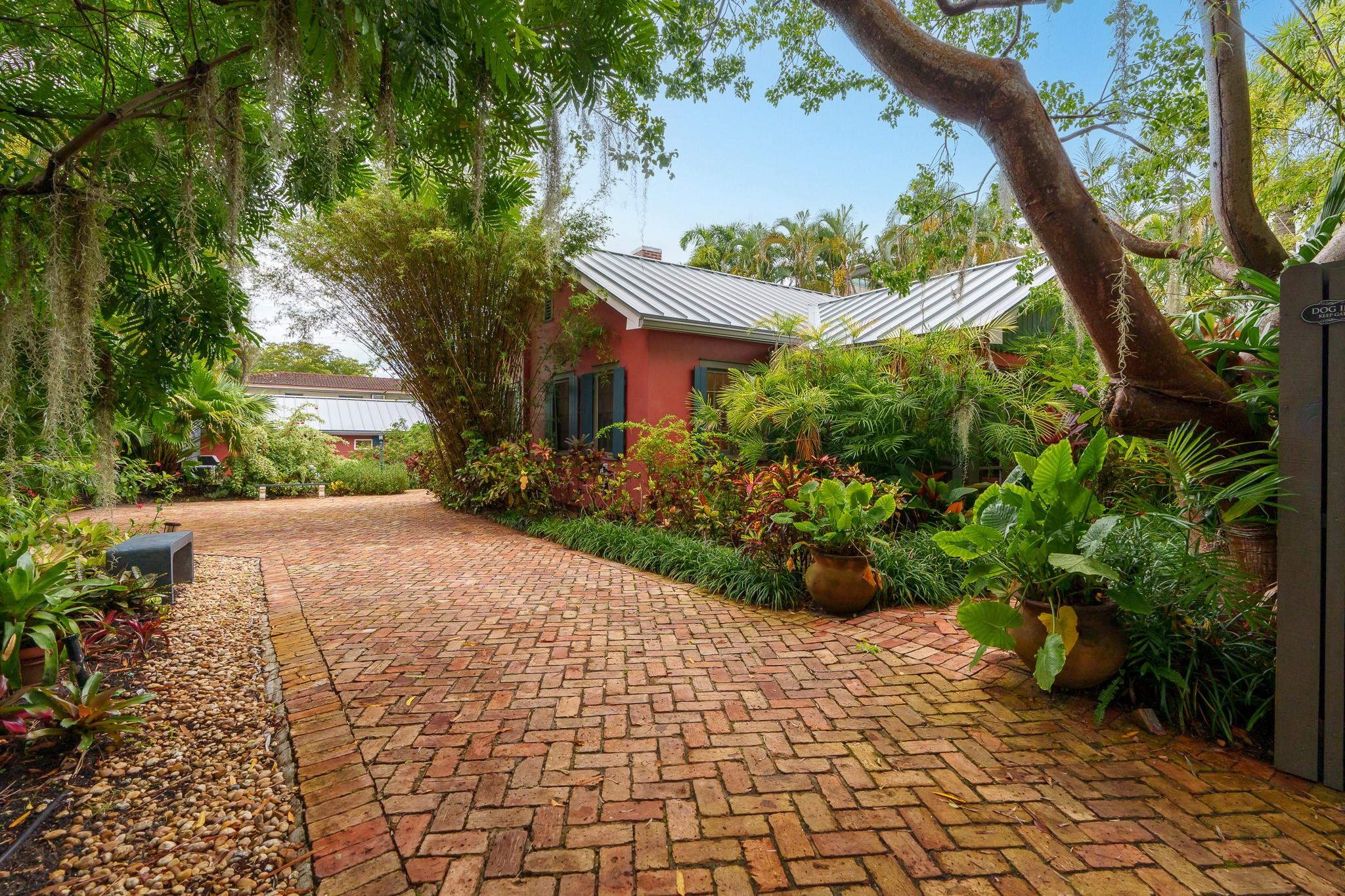 1609 NE 2ND, Fort Lauderdale FL 33301